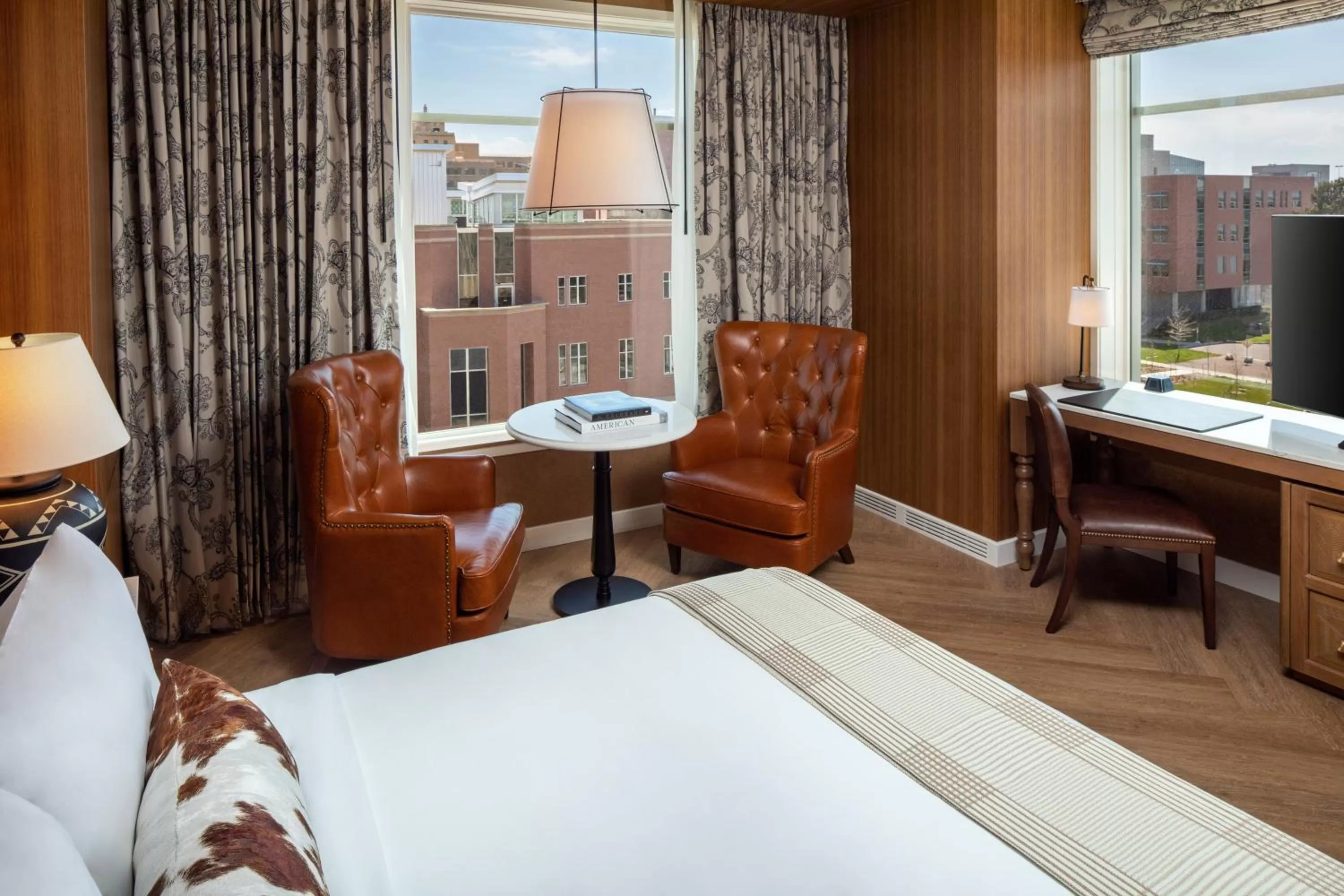 King Room with Mountain View in The Benson Hotel & Faculty Club