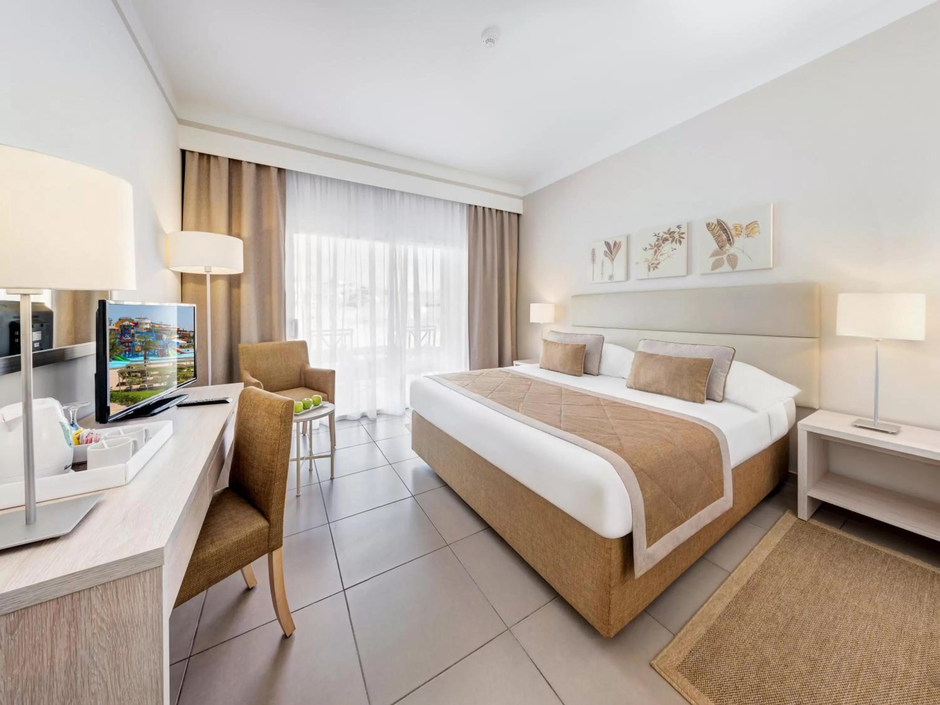 Family Queen or Twin Pool View in Jaz Aquaviva