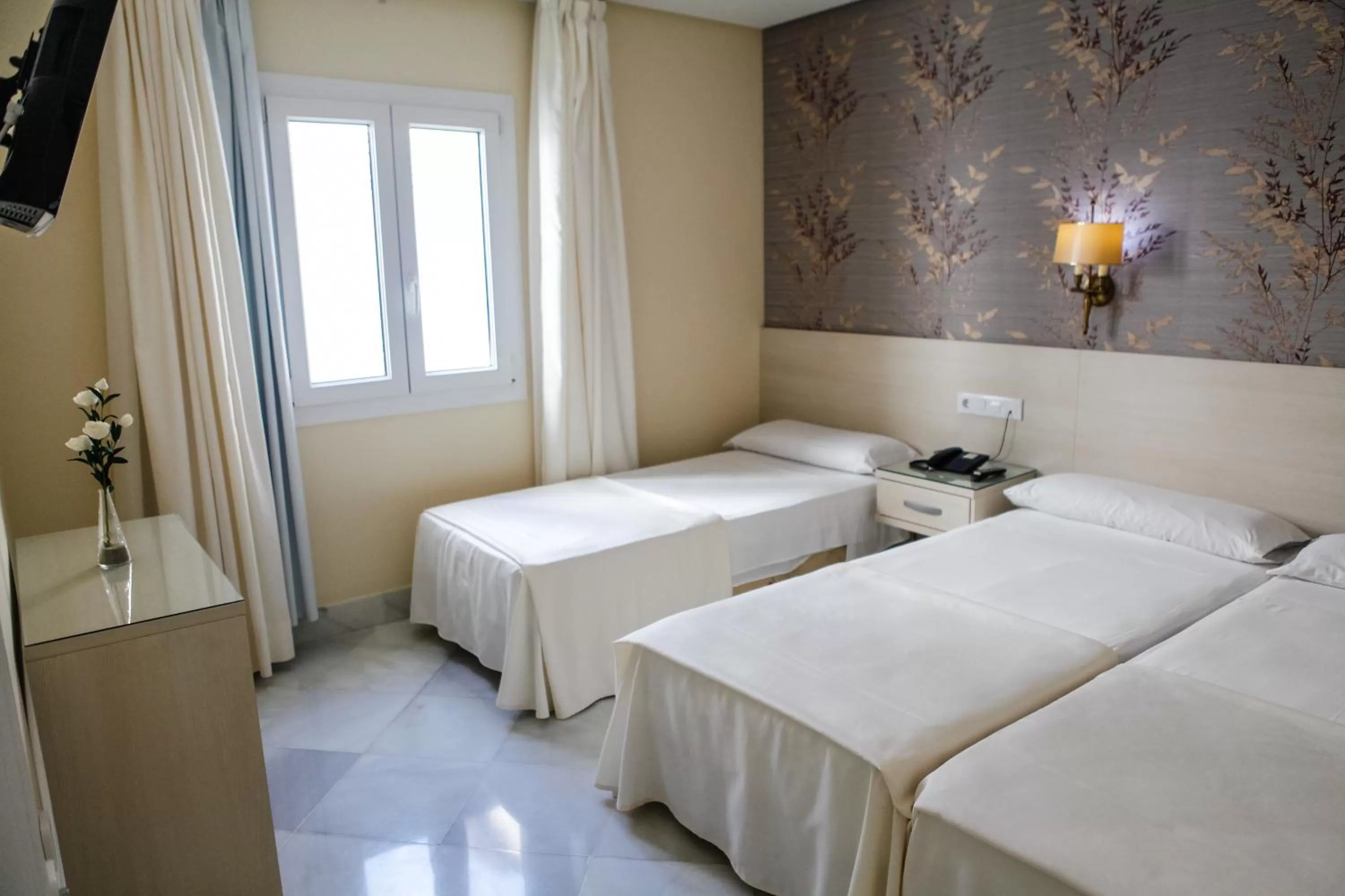 Double or Twin Room with Extra Bed in Chaikana