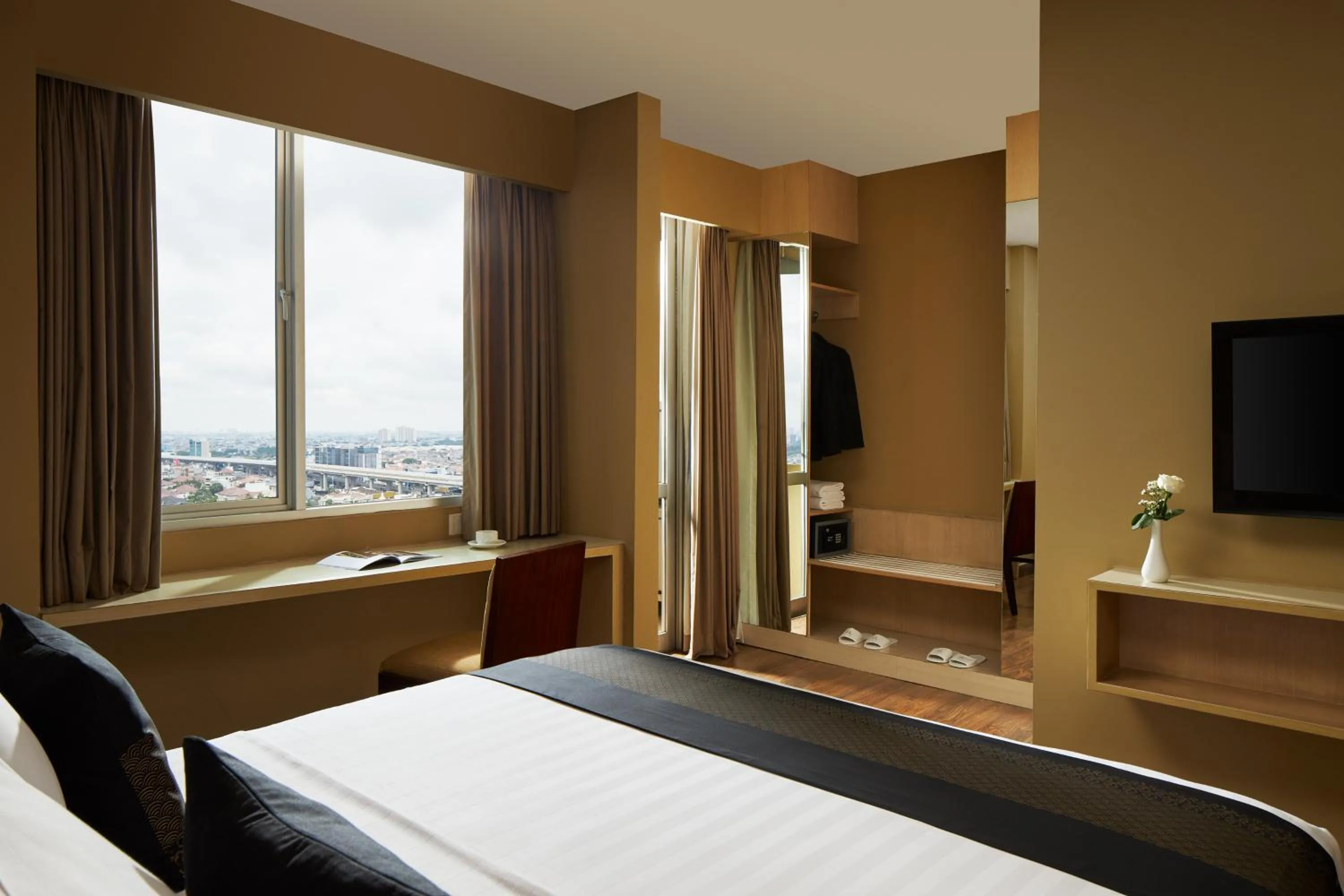 Three-Bed Room Family Suite in eL Hotel Jakarta