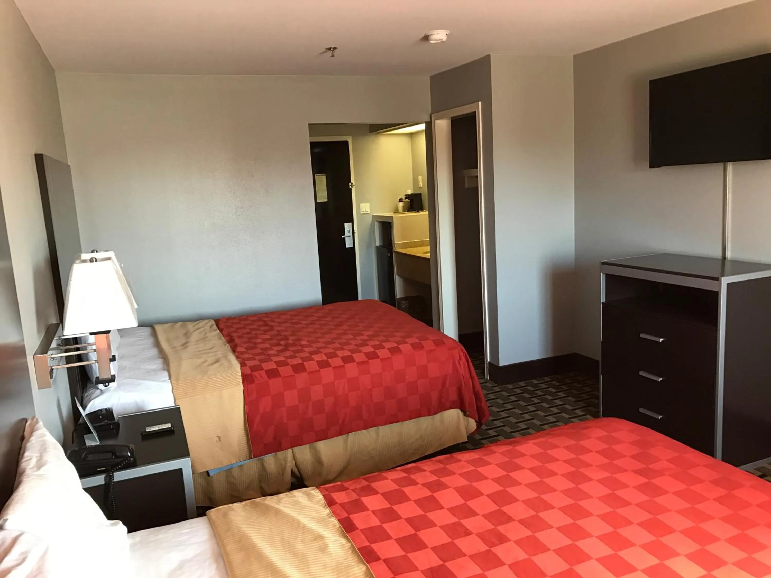 Queen Room with Two Queen Beds - Non-Smoking in Express Inn Weslaco/Mercedes