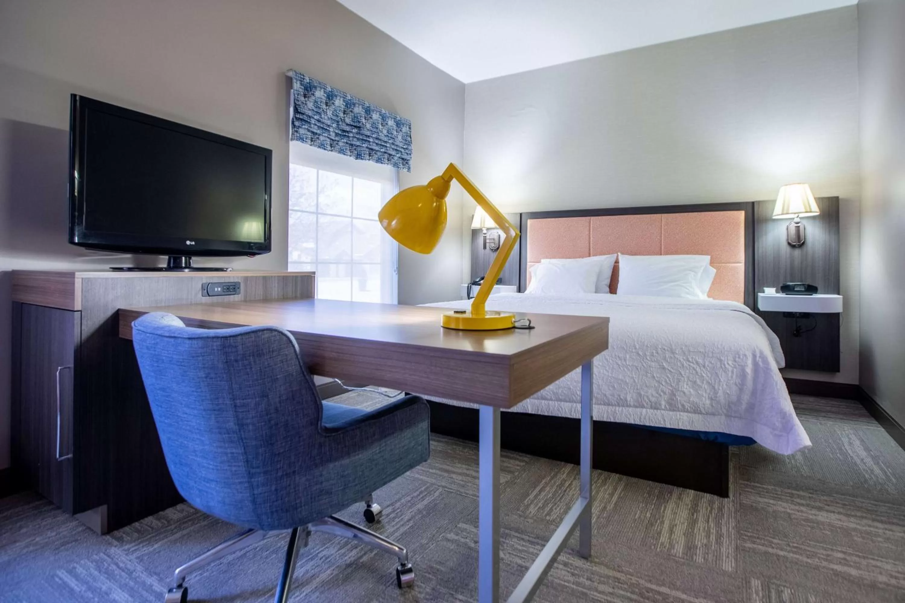 King Suite - Non-Smoking in Hampton Inn Hadley-Amherst Area