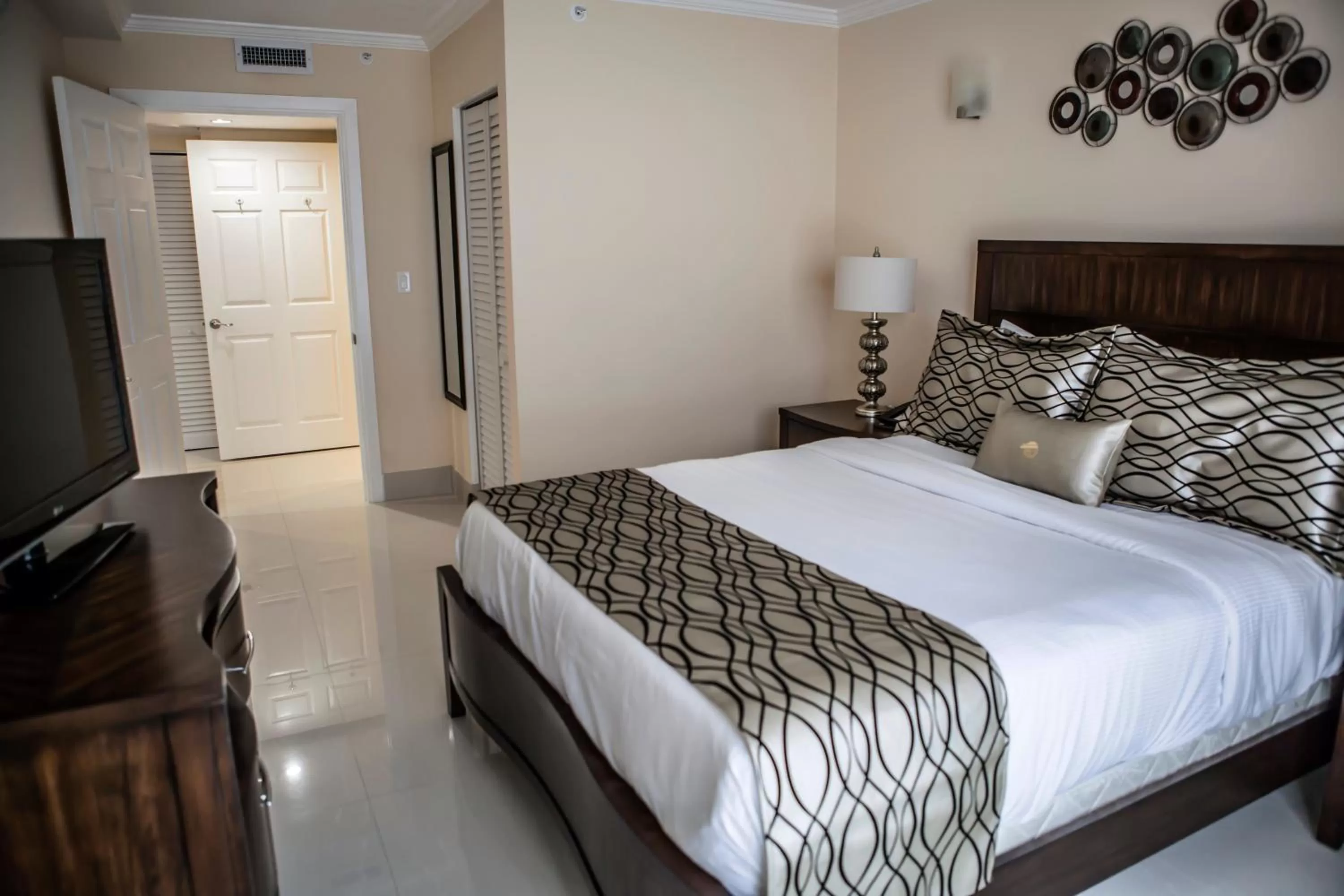 Deluxe Double Room in The Mutiny Luxury Suites Hotel