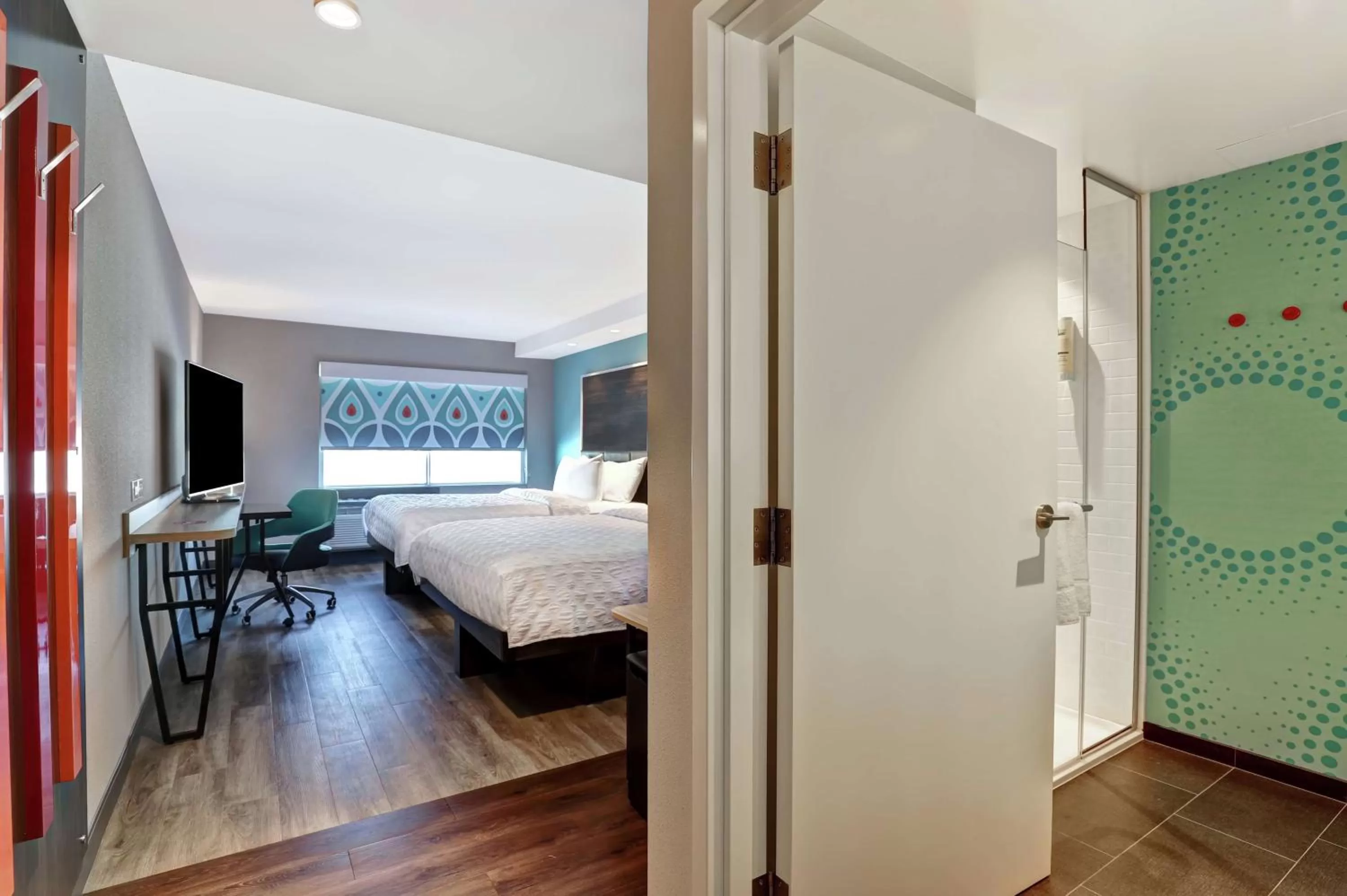 Queen Room with Two Queen Beds in Tru By Hilton Edmonton Windermere