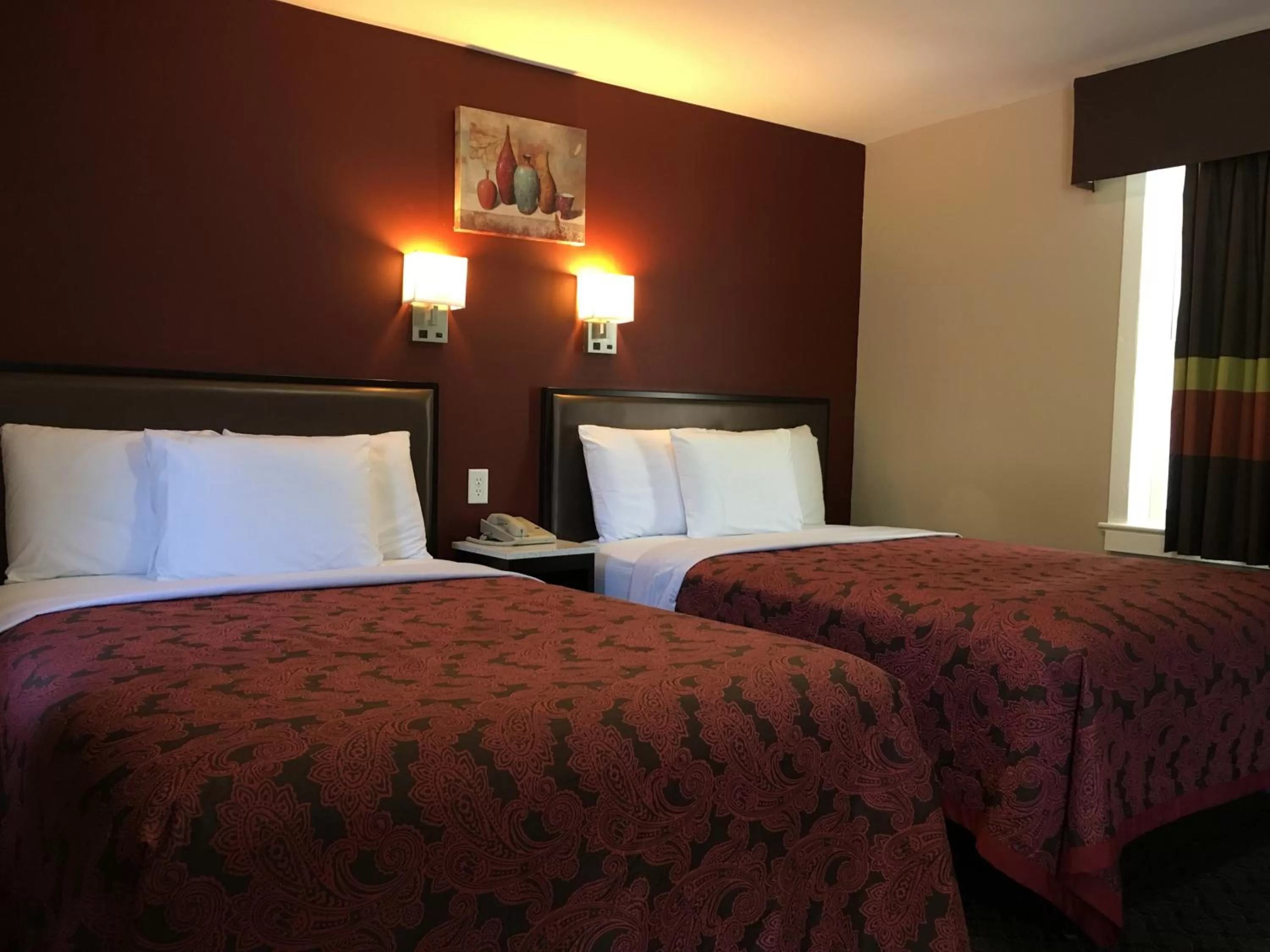 Double Room with Two Double Beds - Non-Smoking in Scottish Inns Milford