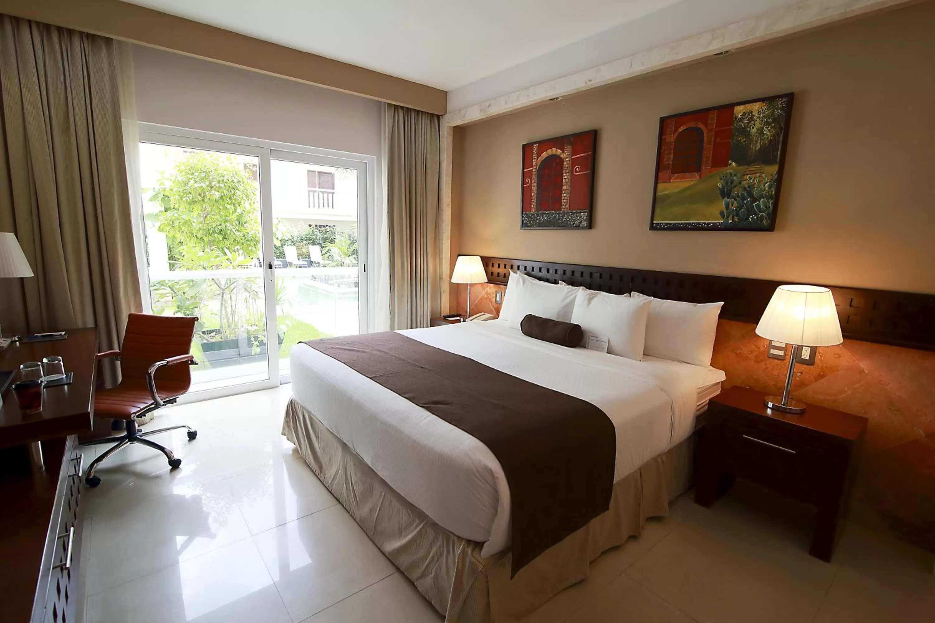 Superior King Room in Wyndham Merida