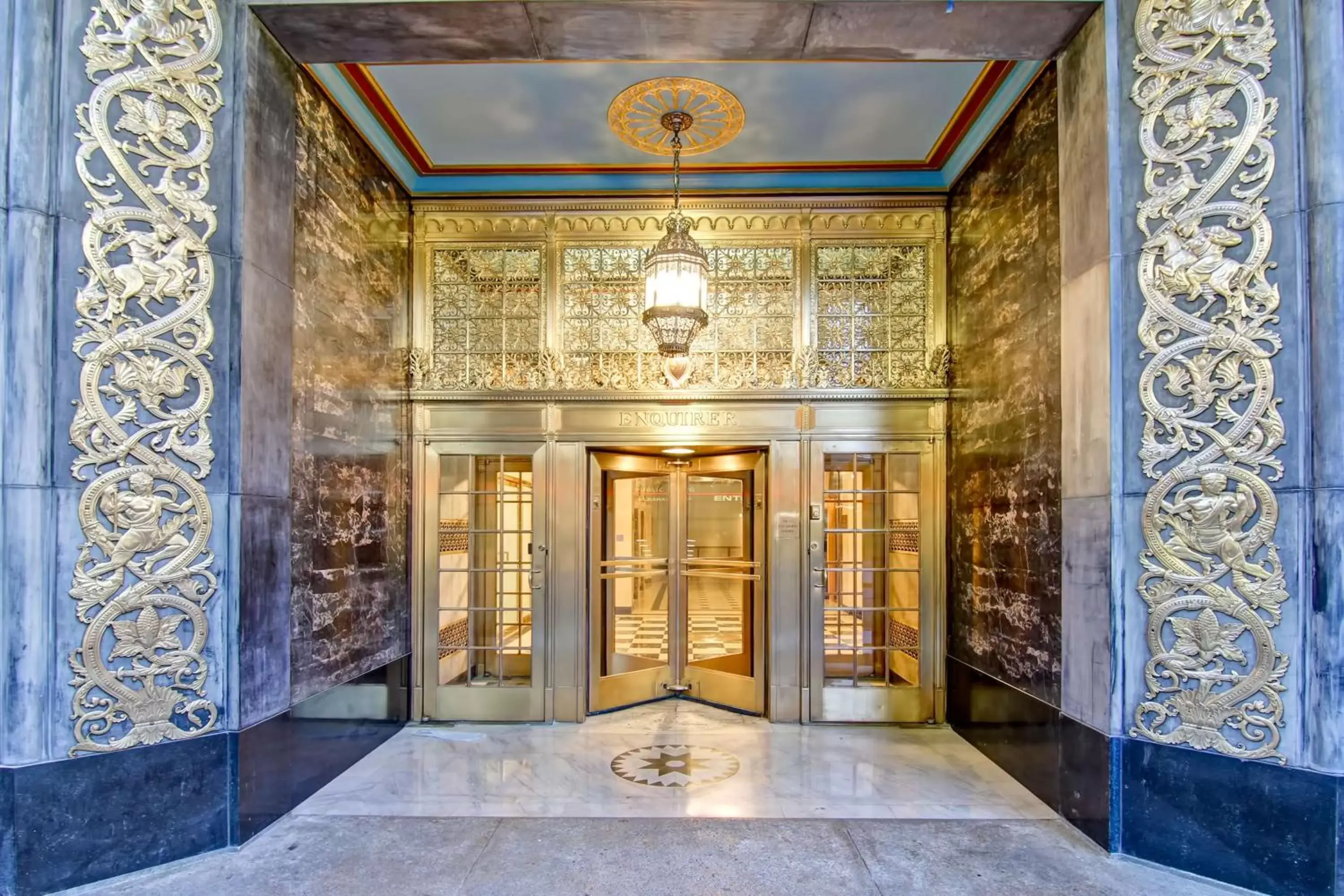 Hampton Inn and Suites Cincinnati - Downtown Hampton Inn and Suites Cincinnati - Downtown