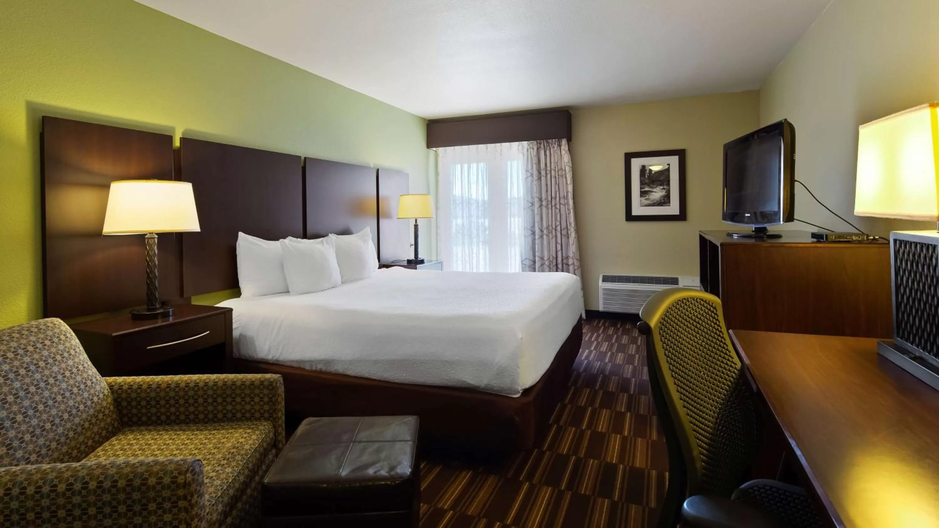 King Room - Non-Smoking in Best Western Sundowner