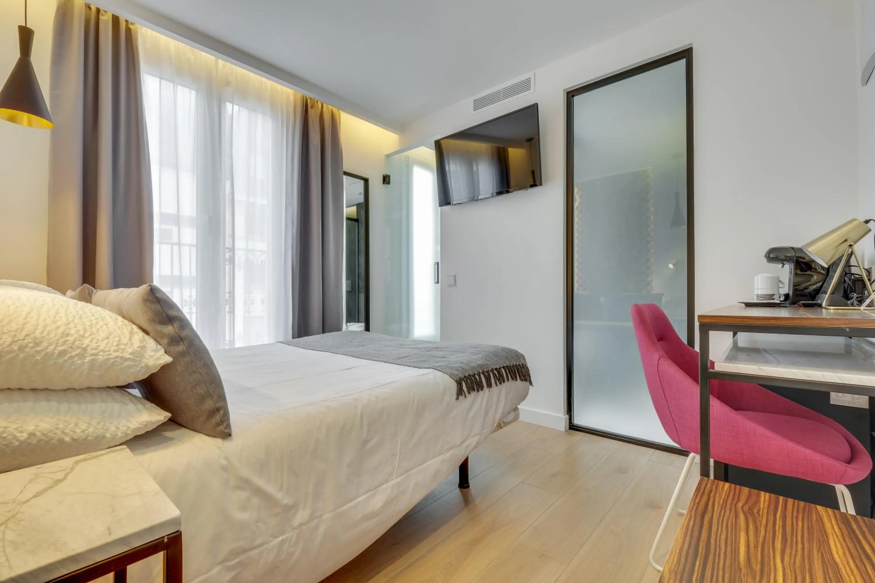 Deluxe Double Room in Hotel Beausejour