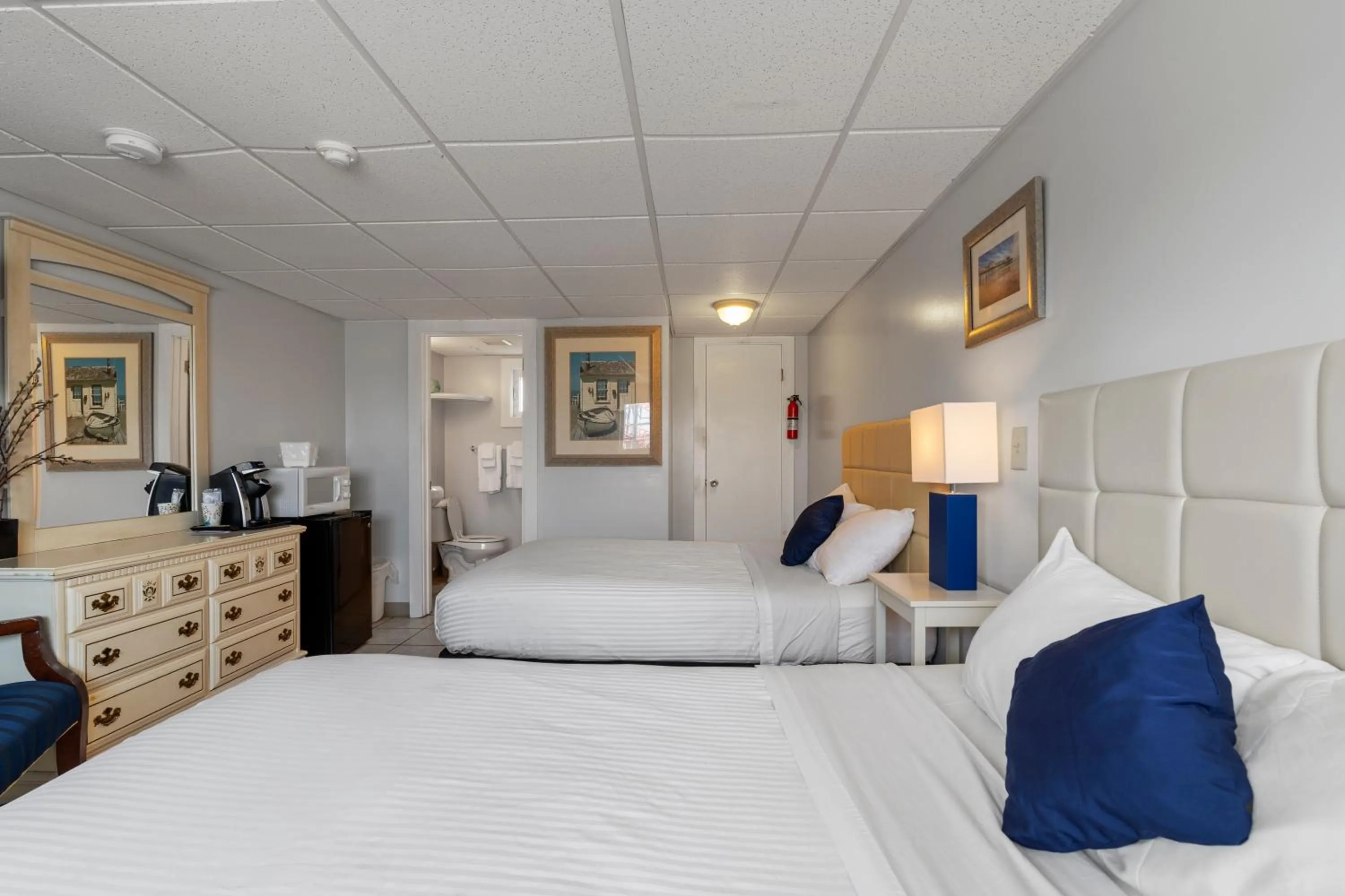 Deluxe Double Room with Bath in Mt Royal Motel