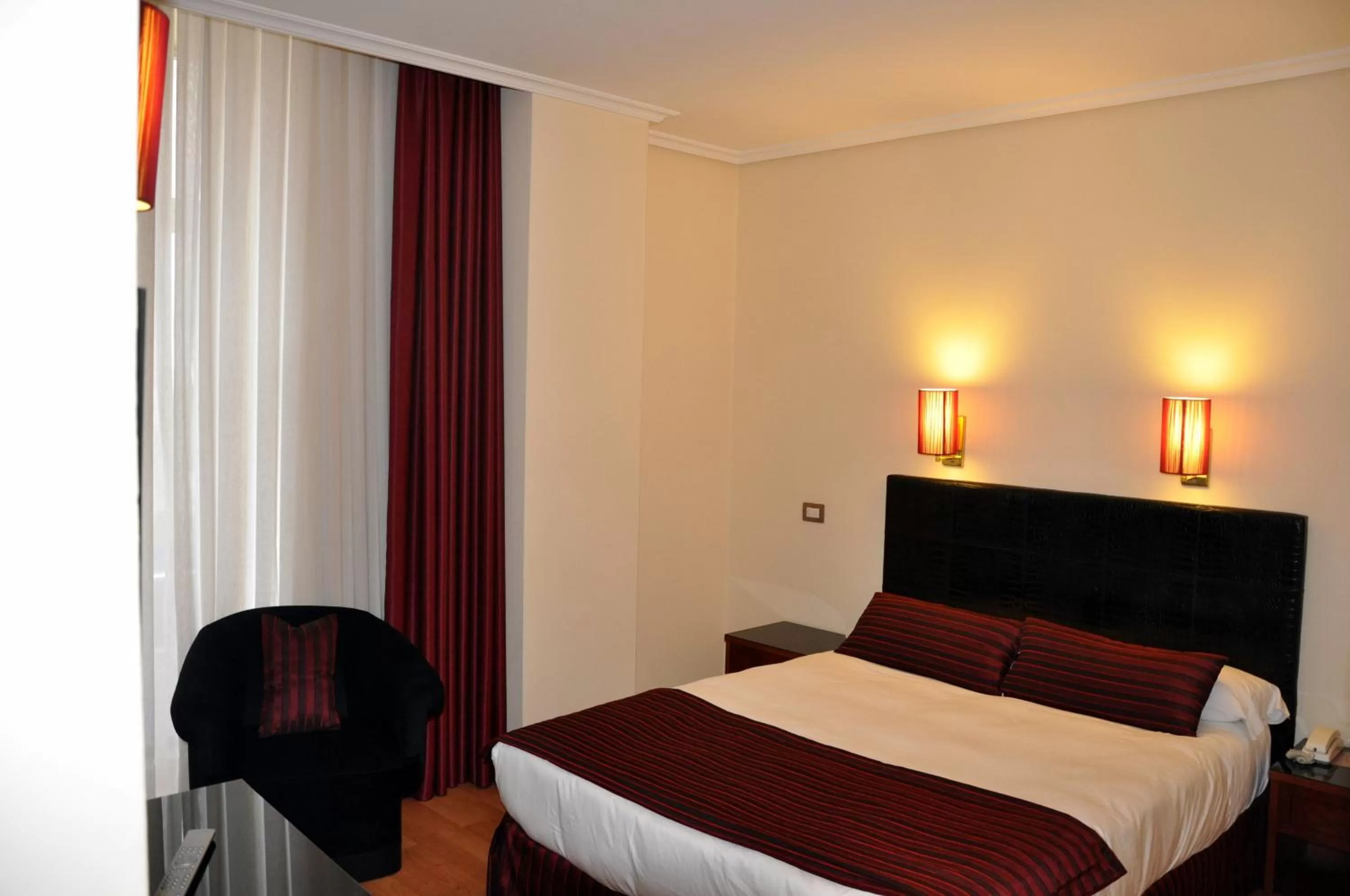 Double or Twin Room - single occupancy in Hotel Compostela Vigo