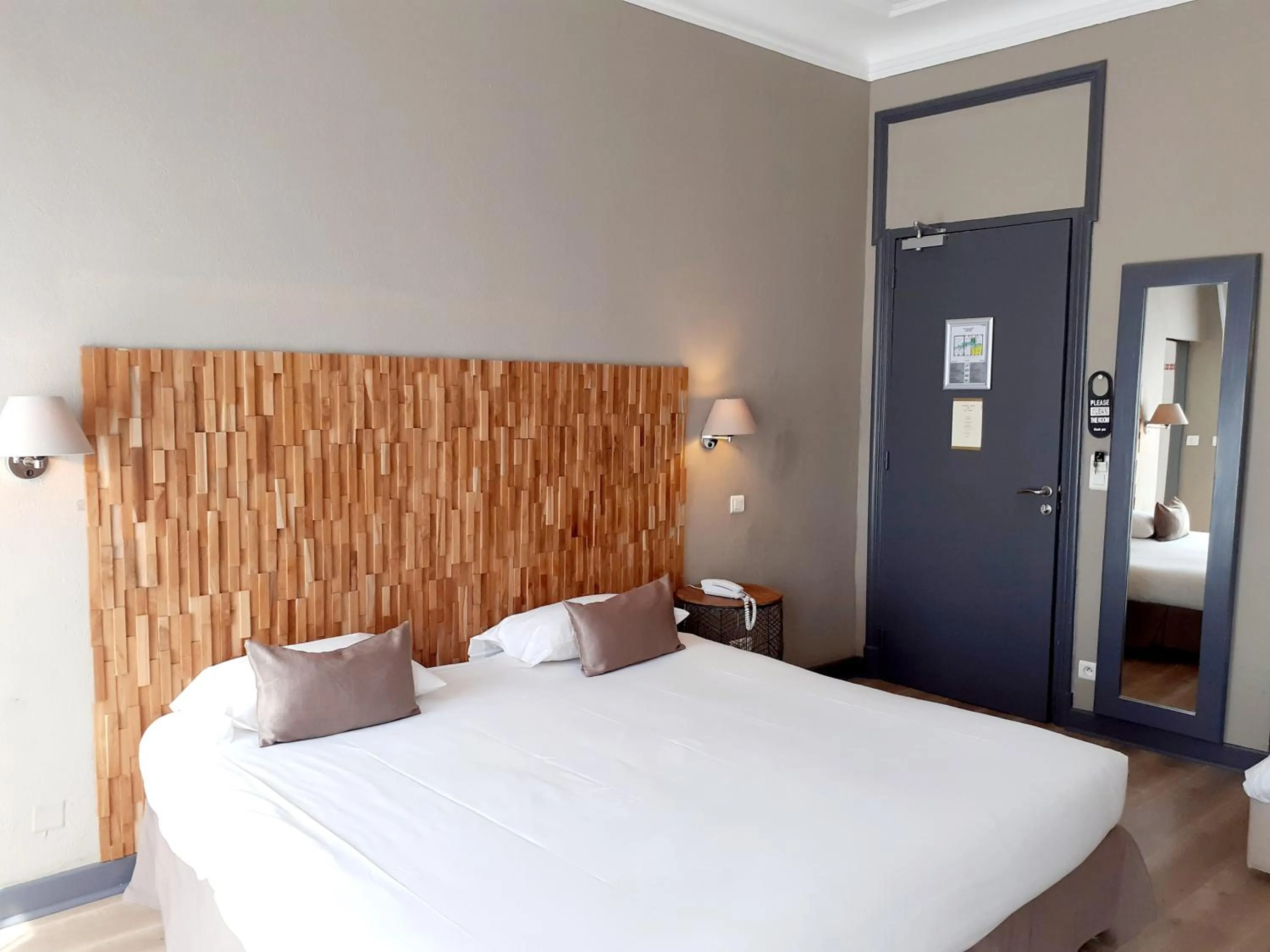 Junior Suite with Balcony in Hôtel La Villa Tosca