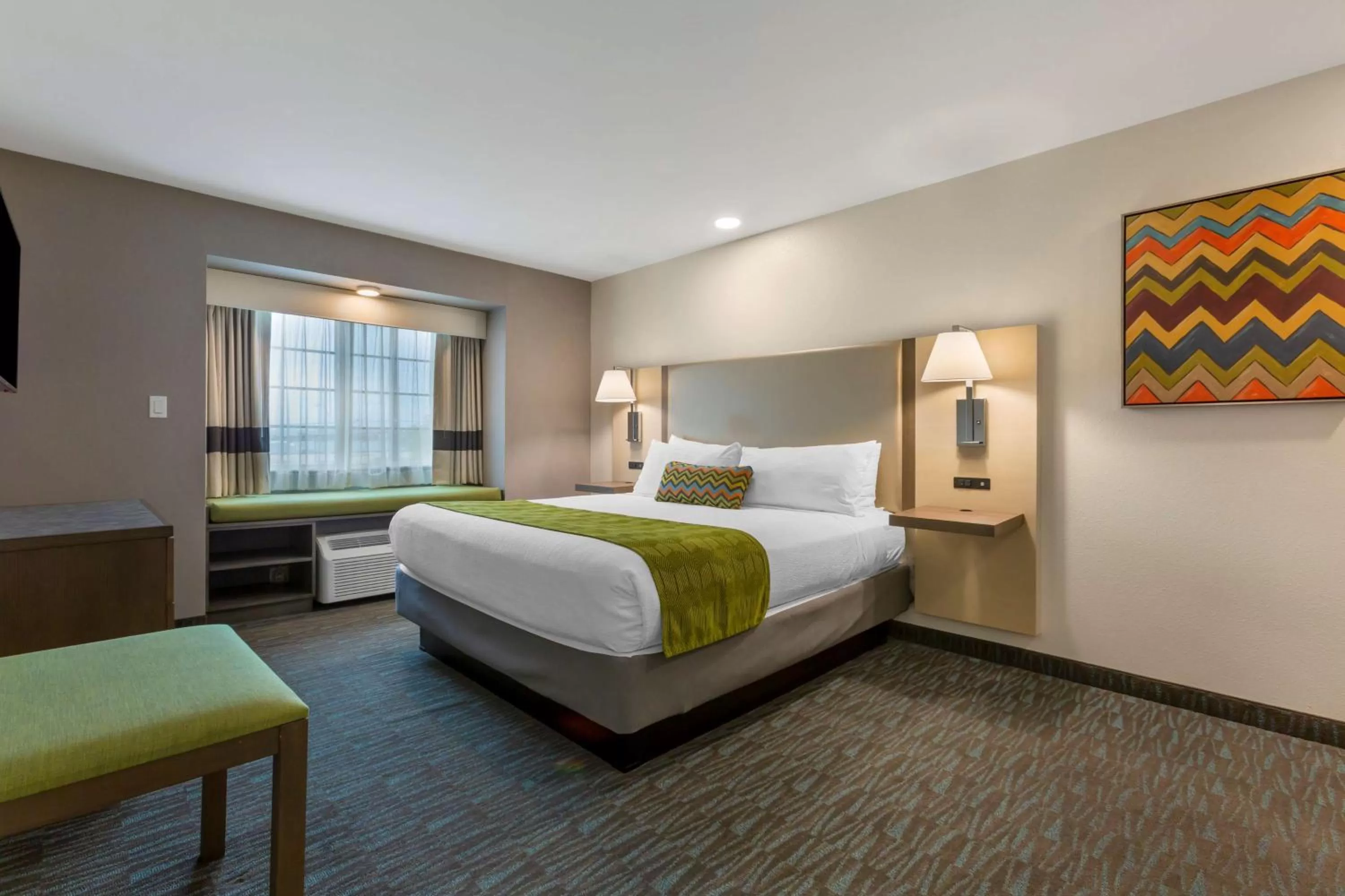 King Suite with Bath Tub - Mobility Accessible in Best Western Plus Yuma Foothills Inn & Suites