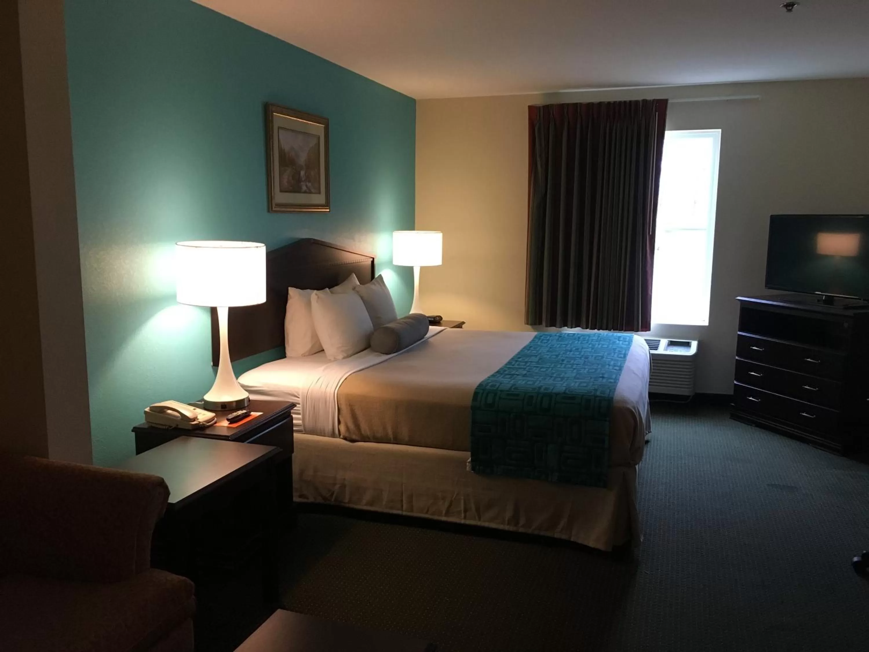 King Suite - Non-Smoking in Howard Johnson by Wyndham Houma