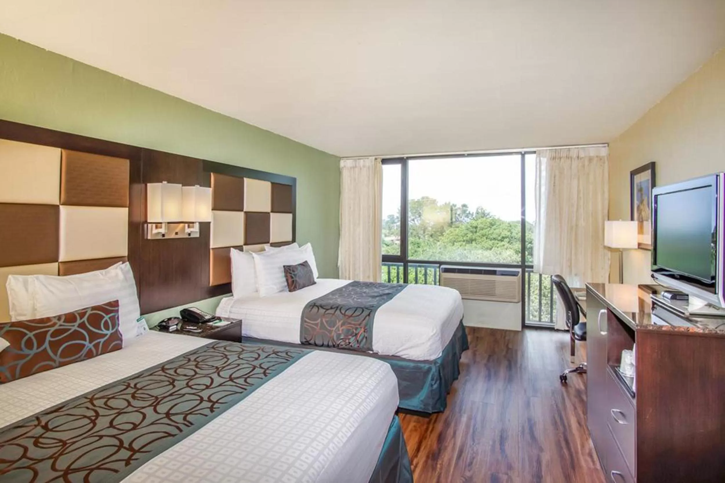 Double Room - Disability Access in Red Lion Hotel Monterey