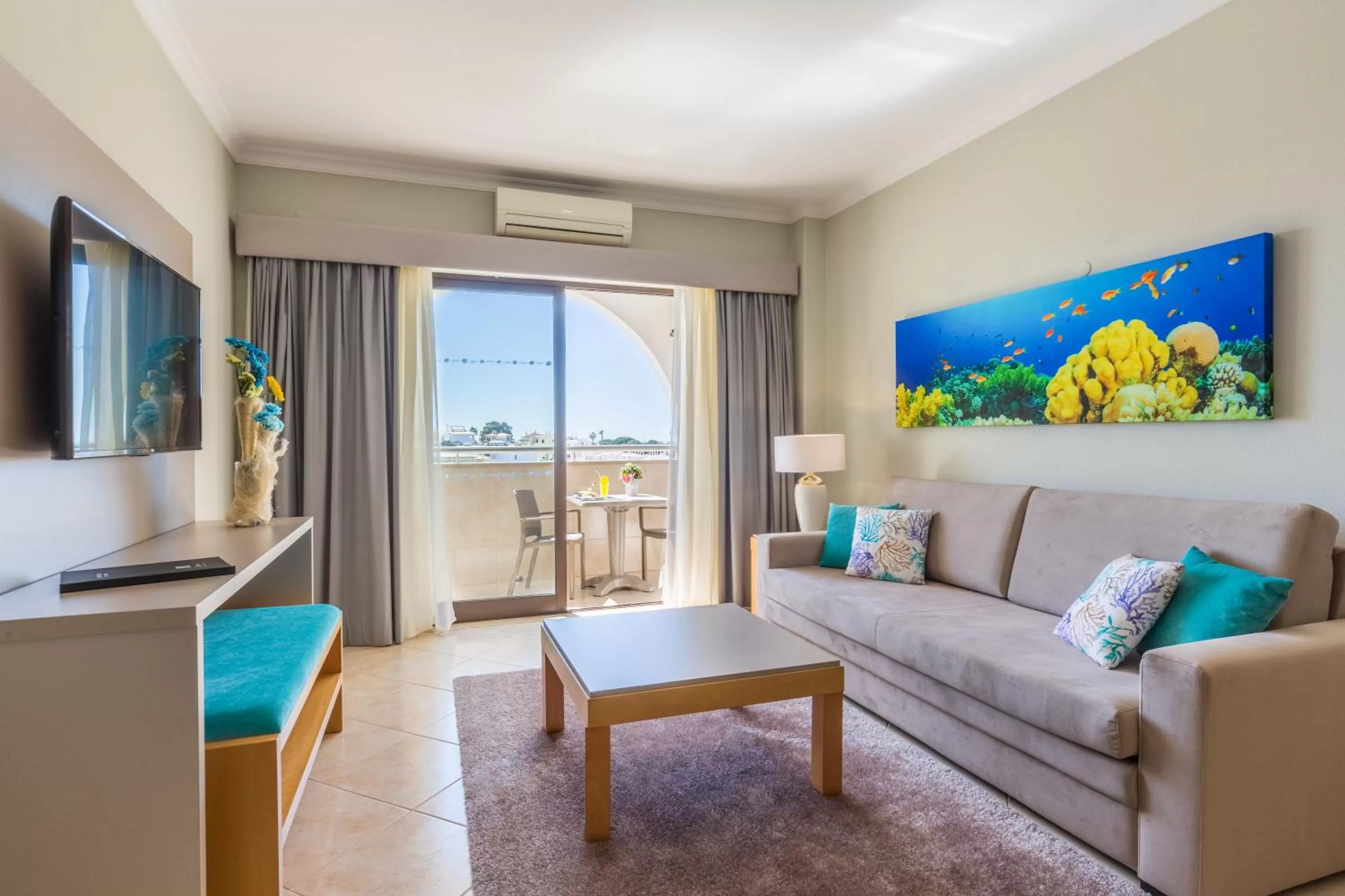 One-Bedroom Apartment with Pool View in The Navigator - Solaqua