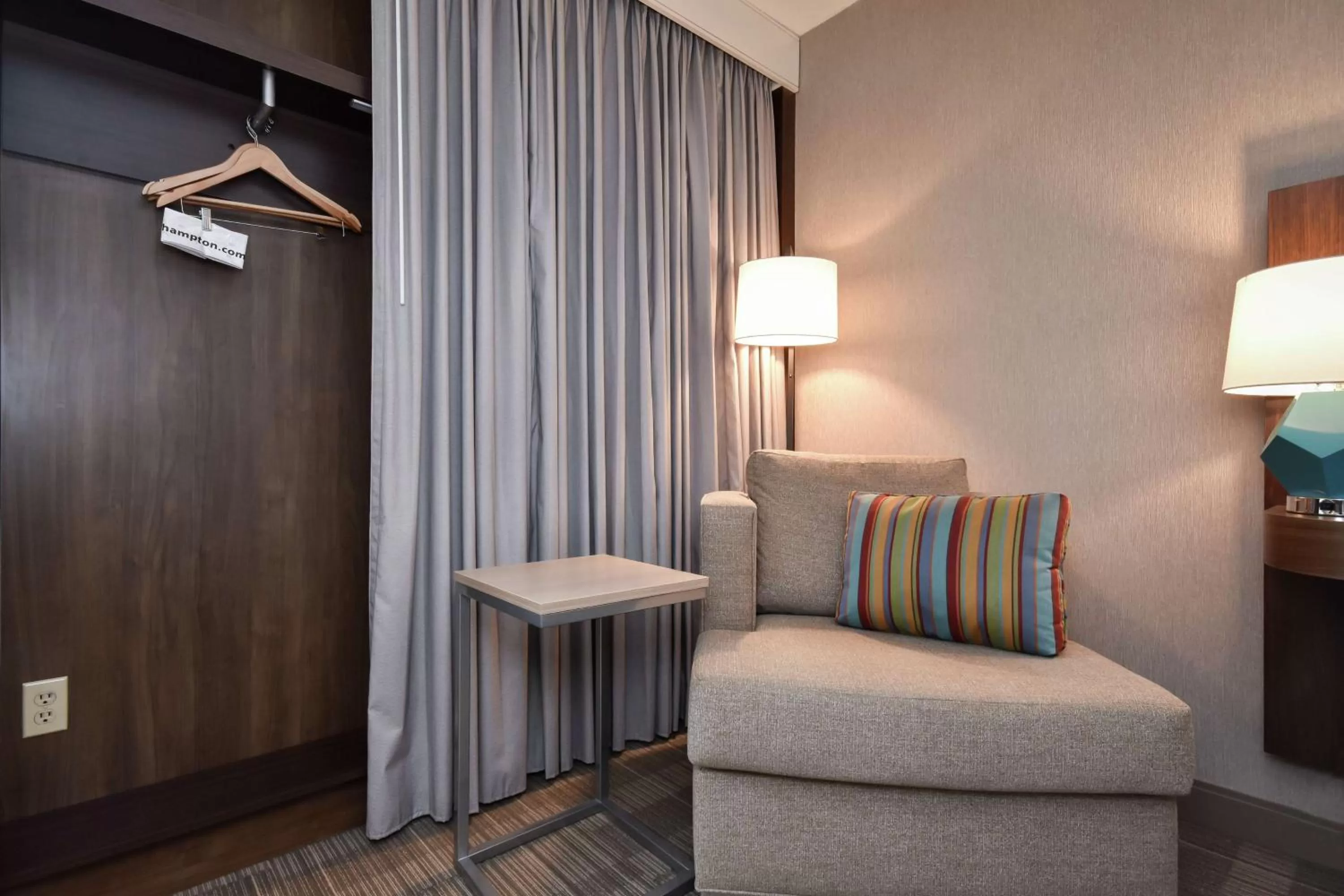 King Room with Shower - Non-Smoking in Hampton Inn Brevard