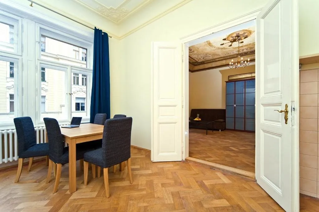 One-Bedroom Apartment in Old Town - Dusni Apartments