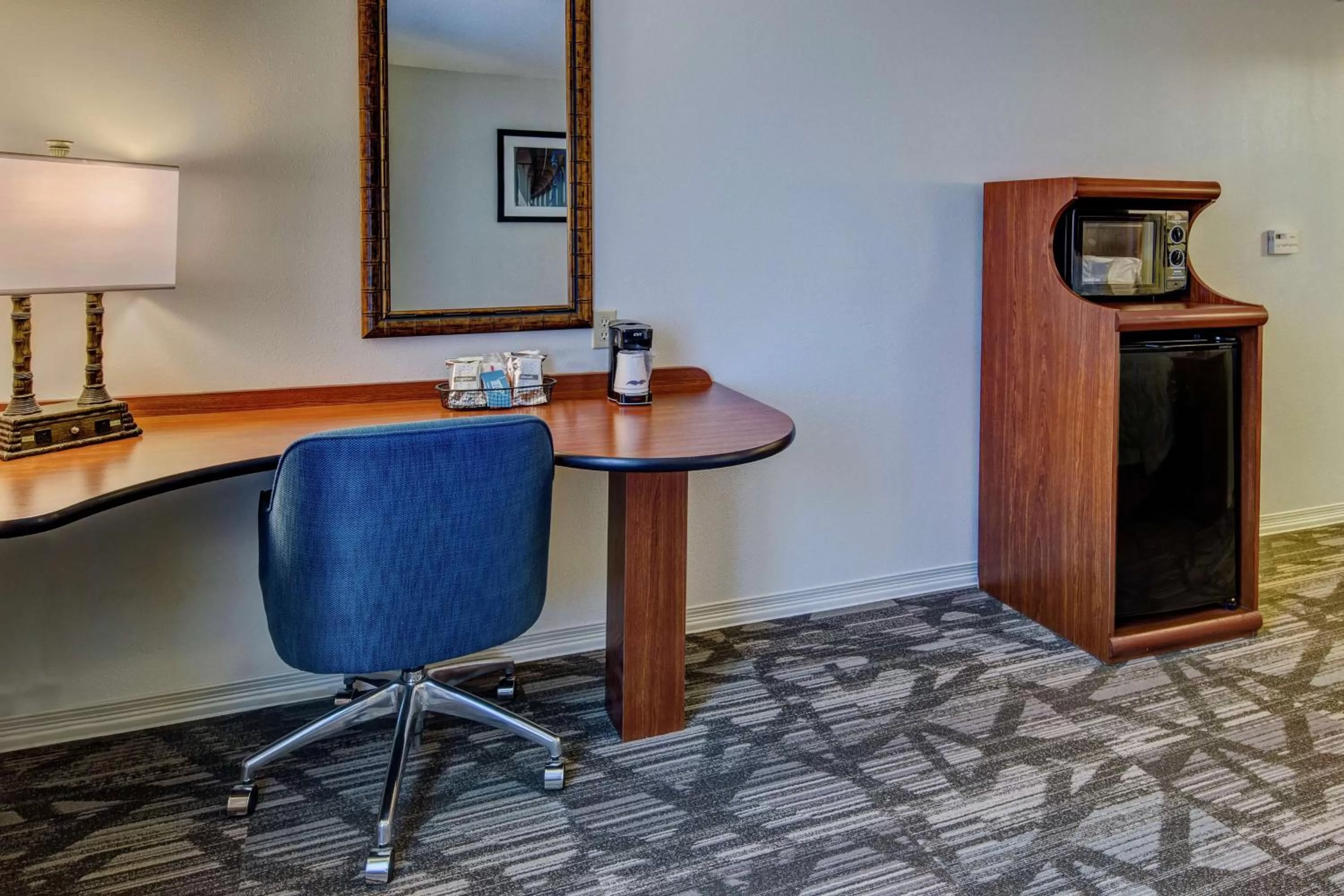 King Room - Hearing Access/Non-Smoking in Hampton Inn & Suites Stuart-North