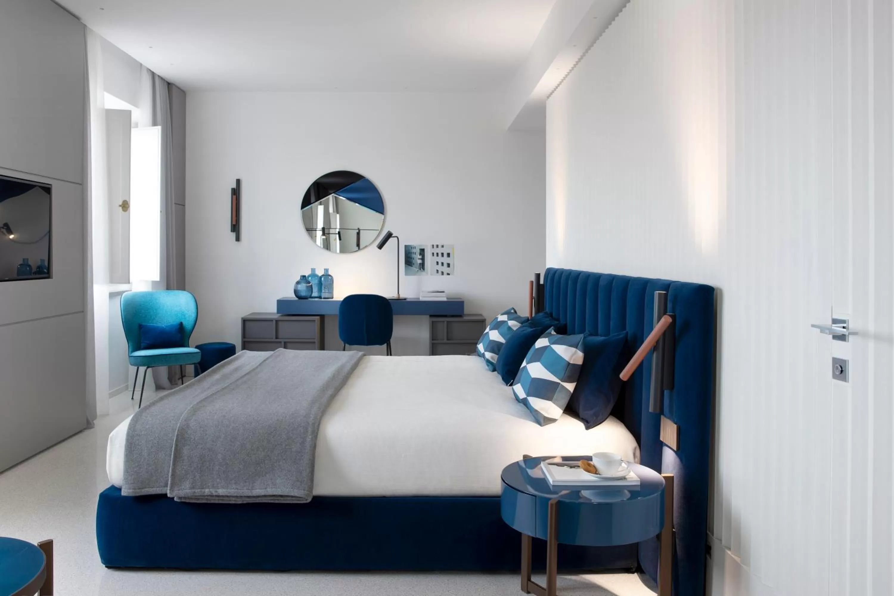 Suite with Balcony in Hotel Plaza e de Russie - Relais & Châteaux