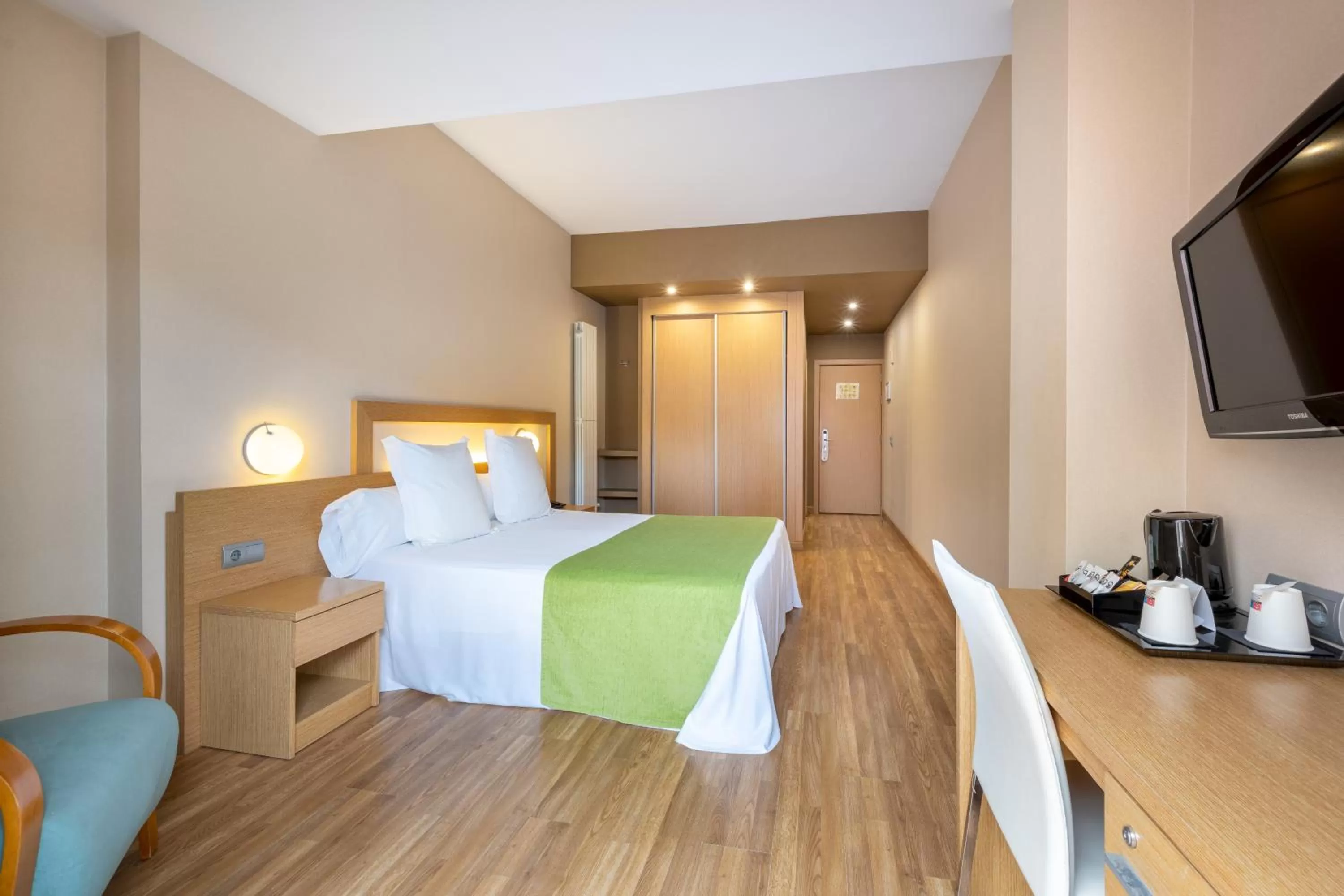 Premium Double or Twin Room - Disability Access in Climia Benidorm Plaza