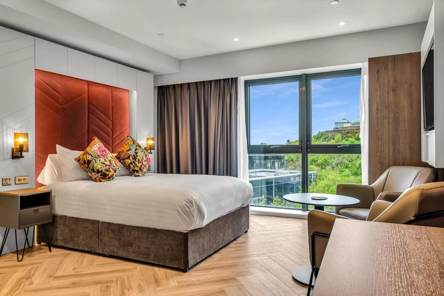 Smart Studio with View in Roomzzz Edinburgh