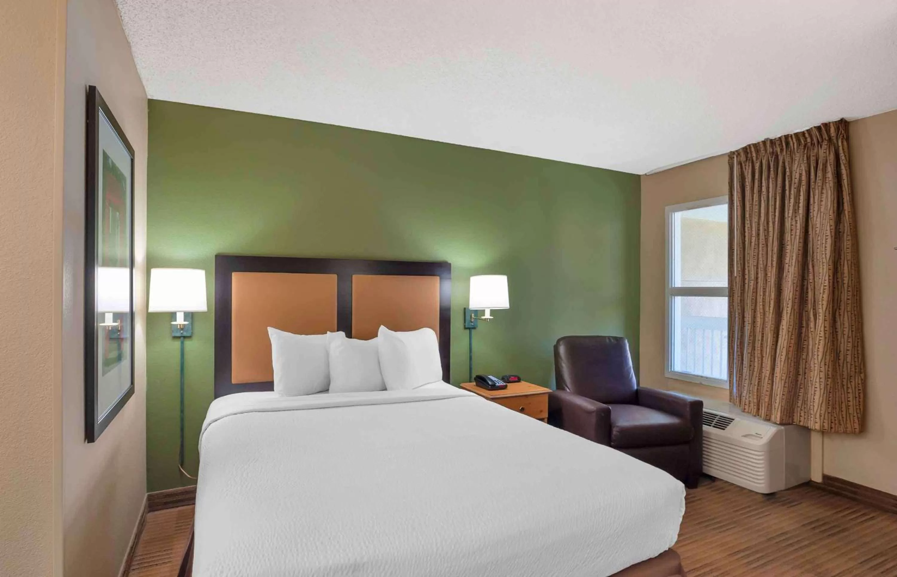 Queen Studio - Non-Smoking in Extended Stay America Suites - San Diego - Sorrento Mesa