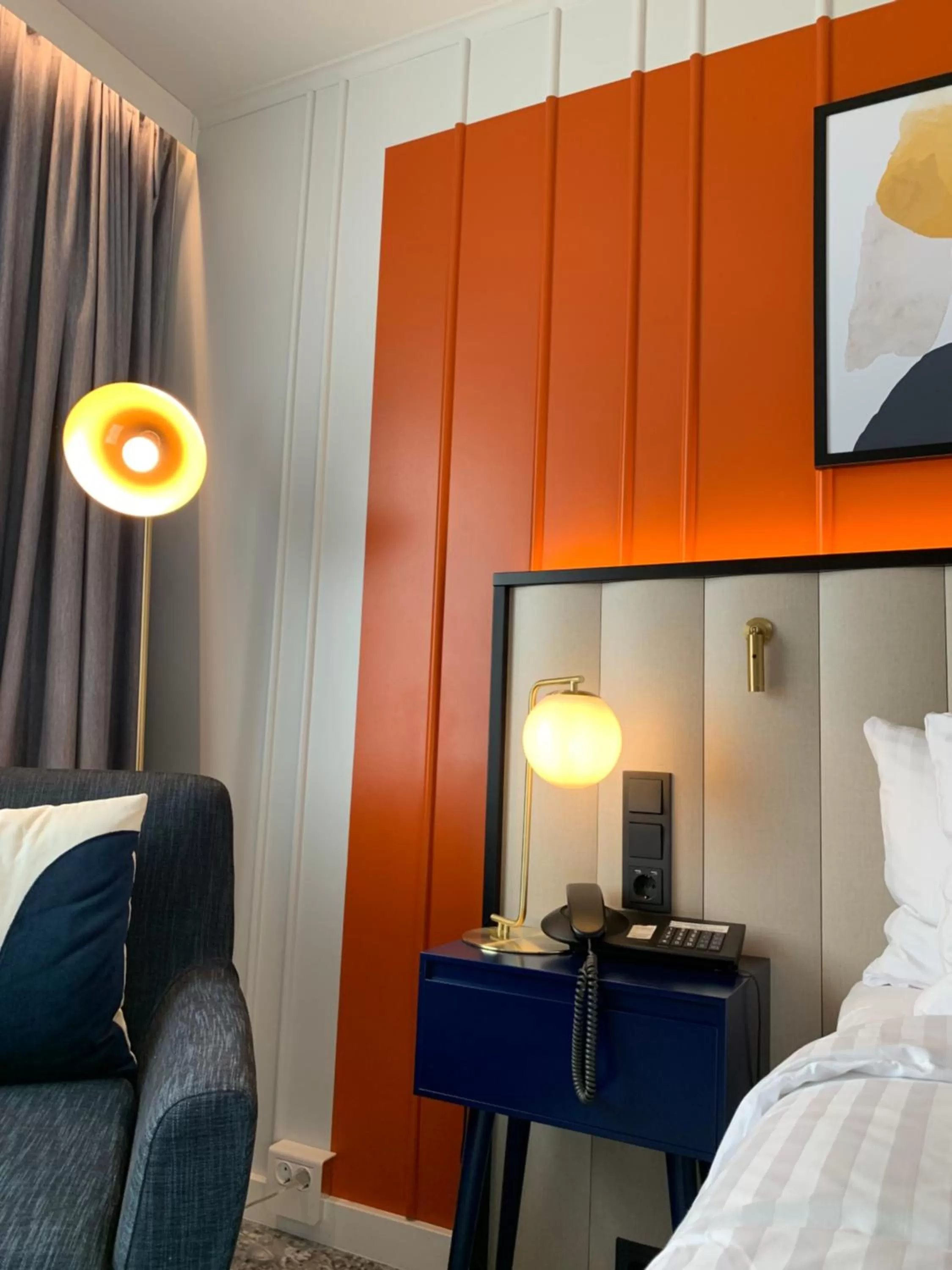 Standard King Room in voco Dusseldorf Seestern by IHG