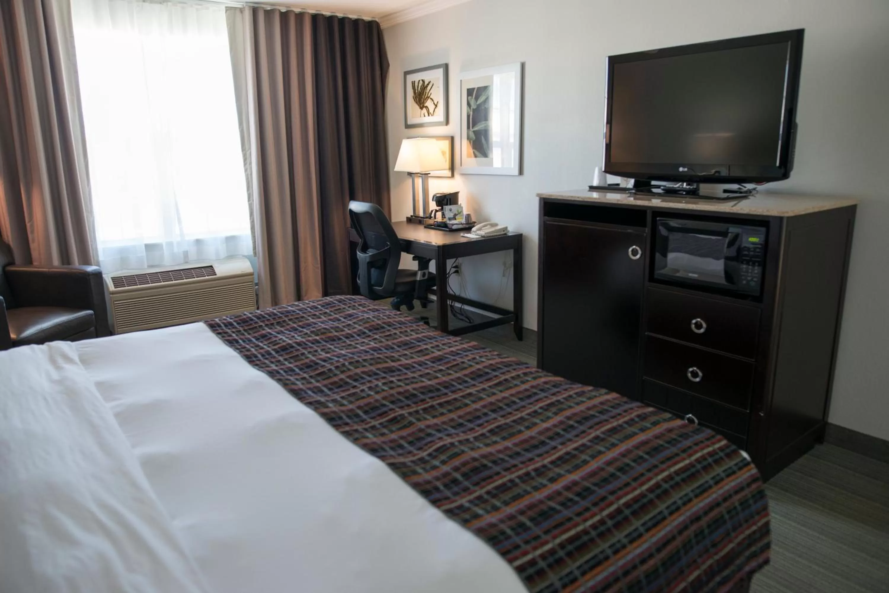King Room - Non-Smoking in Country Inn & Suites by Radisson, Effingham, IL