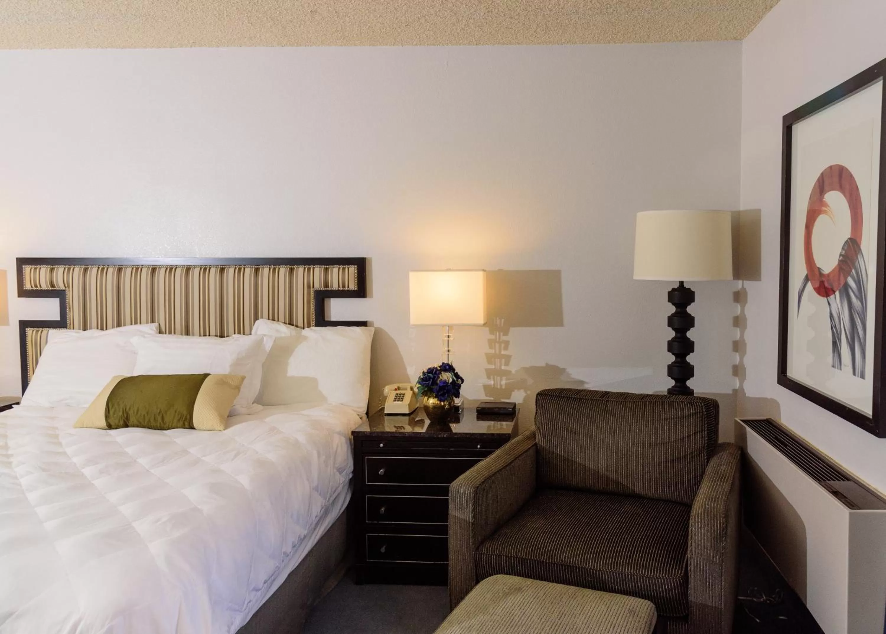King Room - Disability Access/Non-Smoking in Heritage Inn & Suites Ridgecrest - China Lake