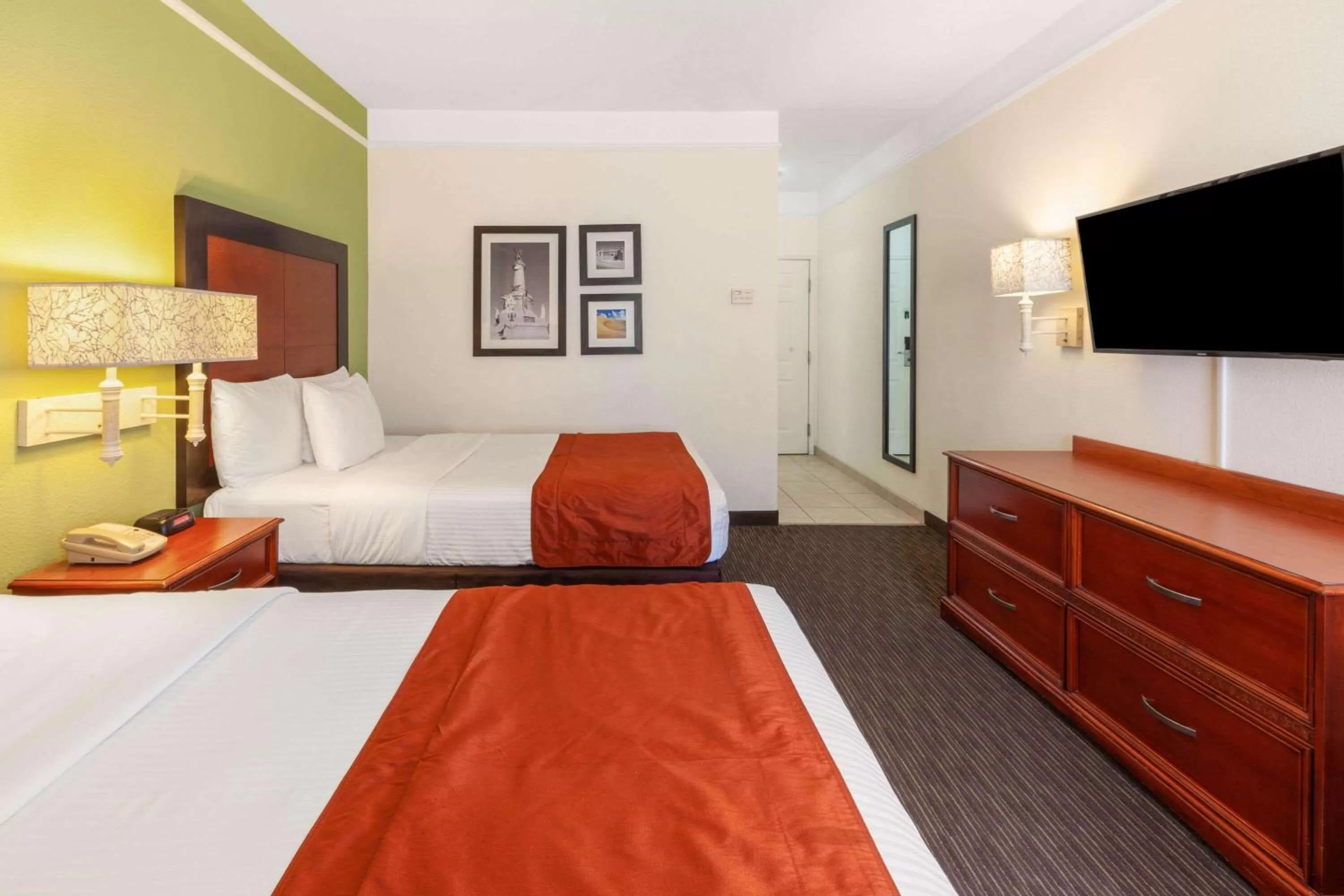 Deluxe Double Room with Two Double Beds - single occupancy in La Quinta by Wyndham Cd Juarez Near US Consulate