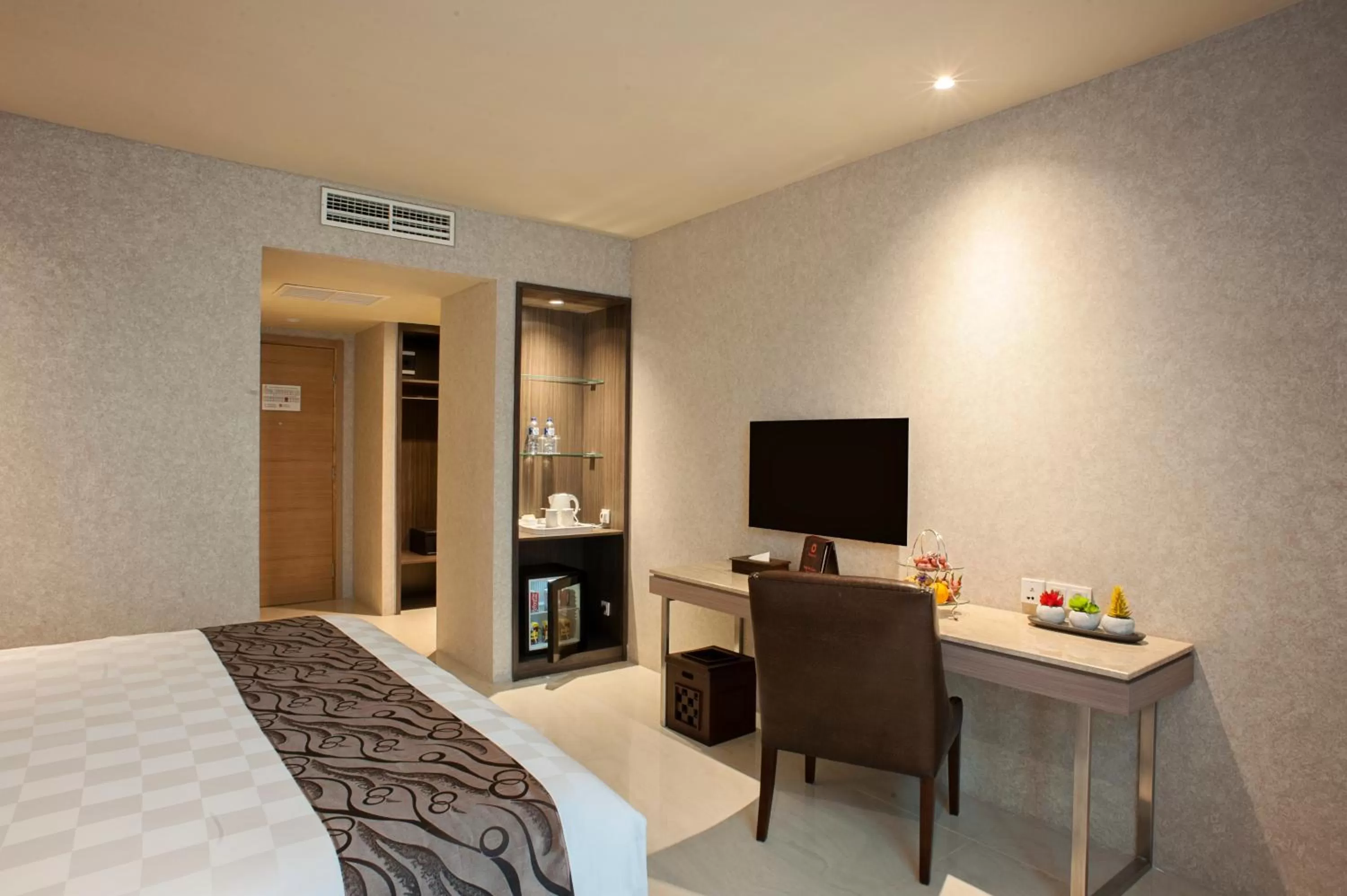 Deluxe King Room in Aria Centra Surabaya