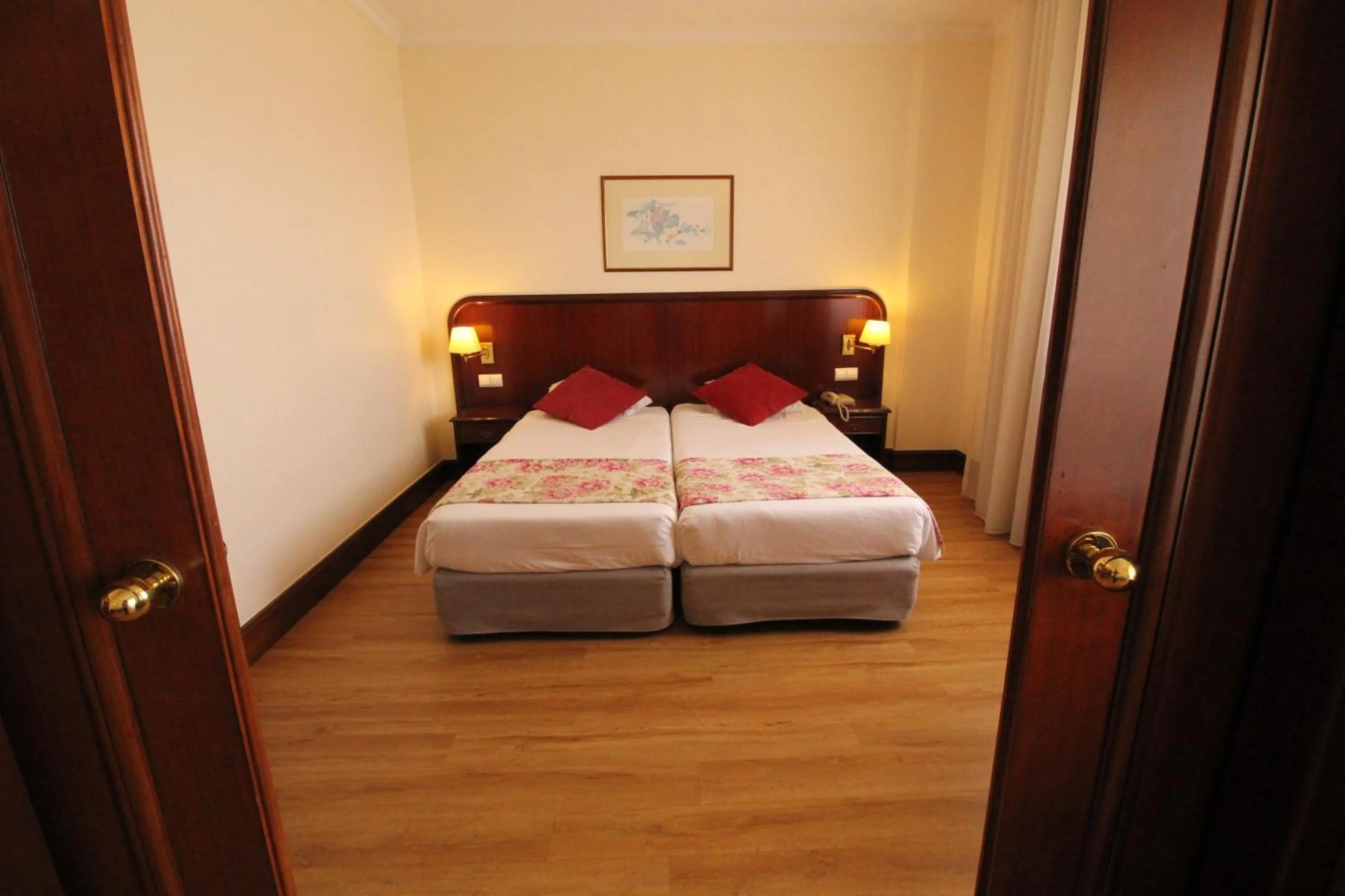 Suite with Balcony in Suite Hotel Jardins Da Ajuda