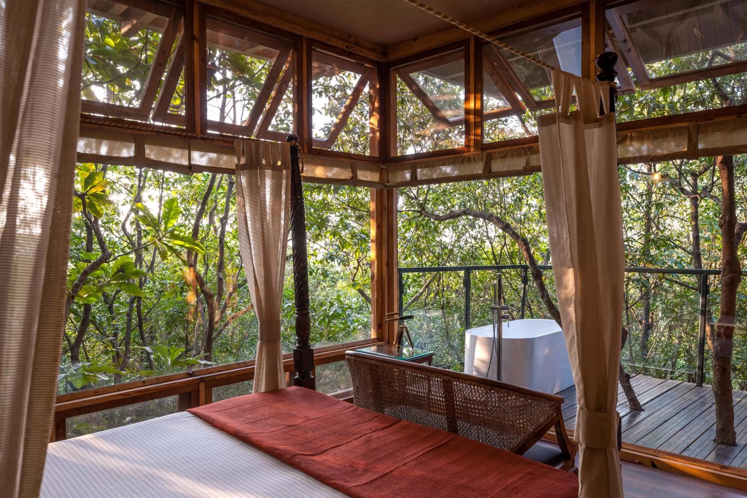 Deluxe King Suite - Jungle Machan in The Machan