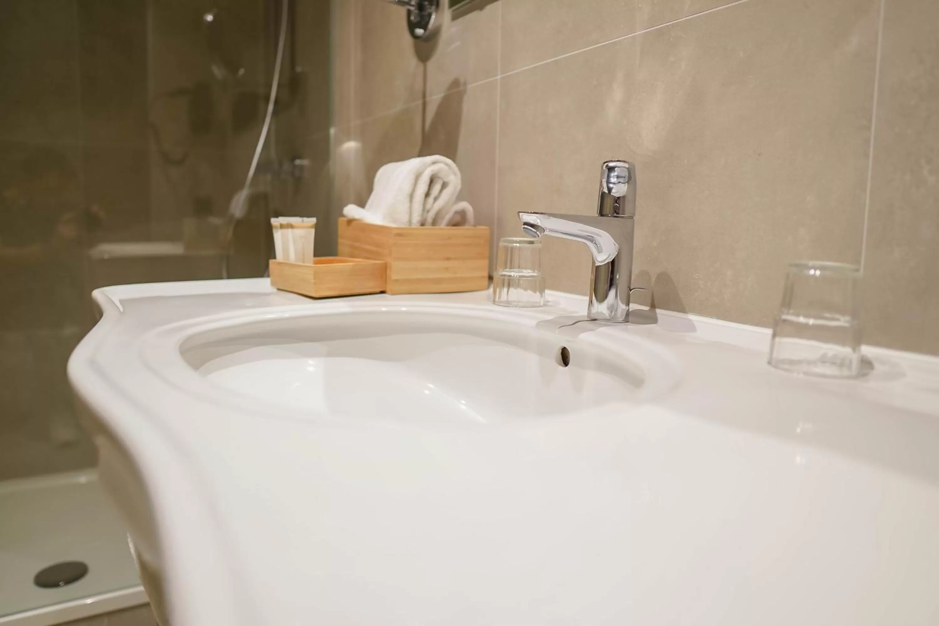 Deluxe Triple Room in Hotel de Flandre Ghent