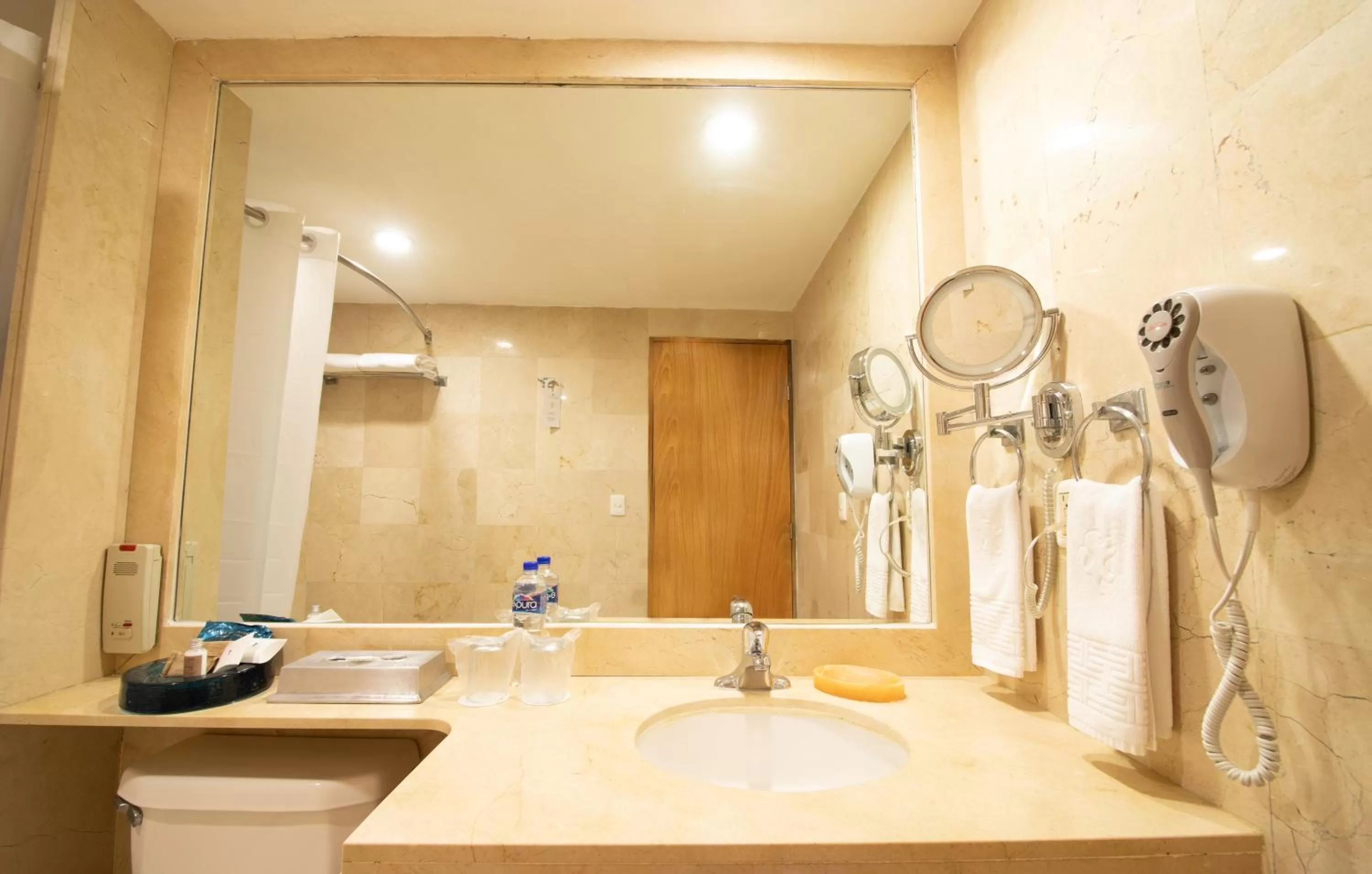 Superior Room with Ocean View in Emporio Acapulco