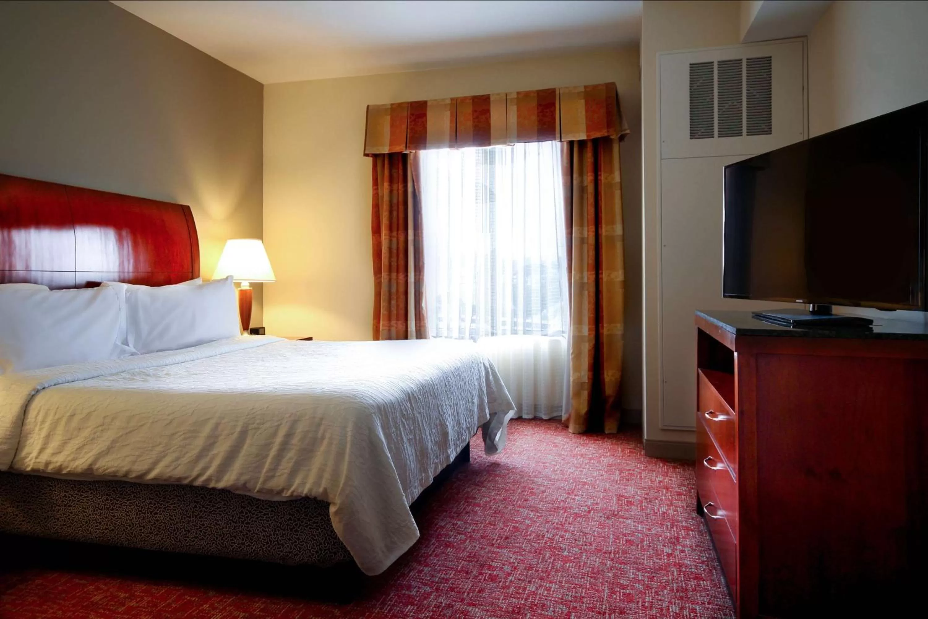 Junior King Suite with Sofa Bed in Hilton Garden Inn Elkhart
