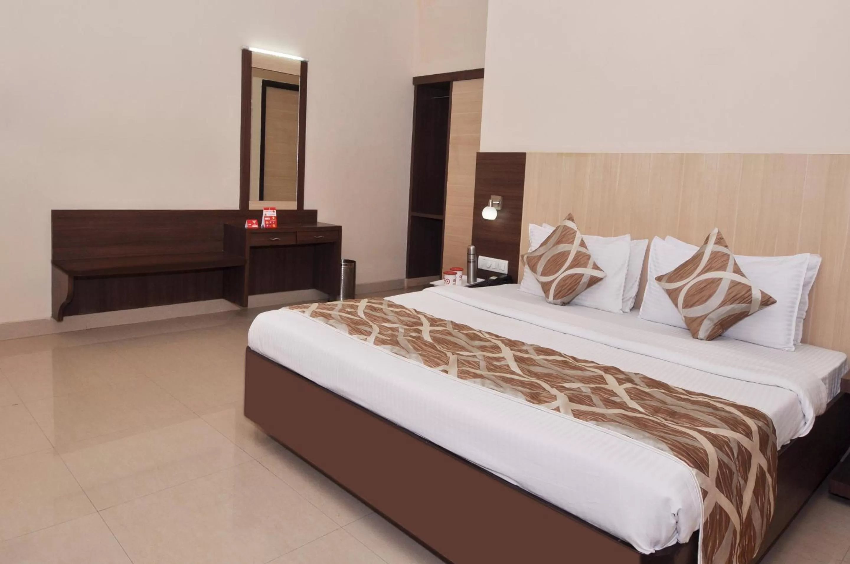Deluxe Double or Twin Room - single occupancy in Sivamurugan Hotels