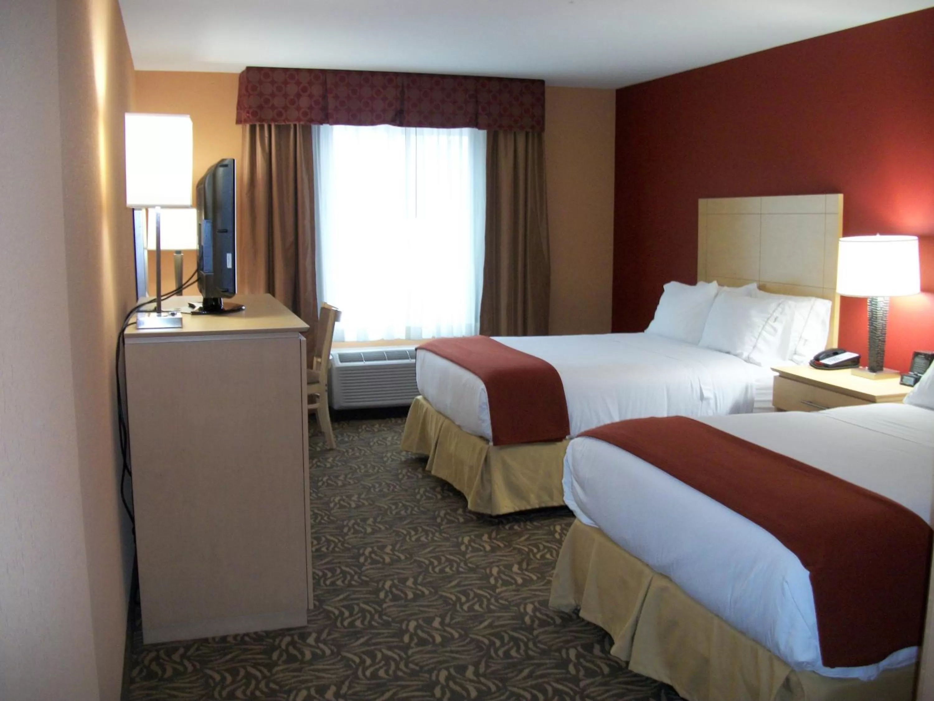 Standard Room with Two Queen Beds in Holiday Inn Express - Cortland by IHG