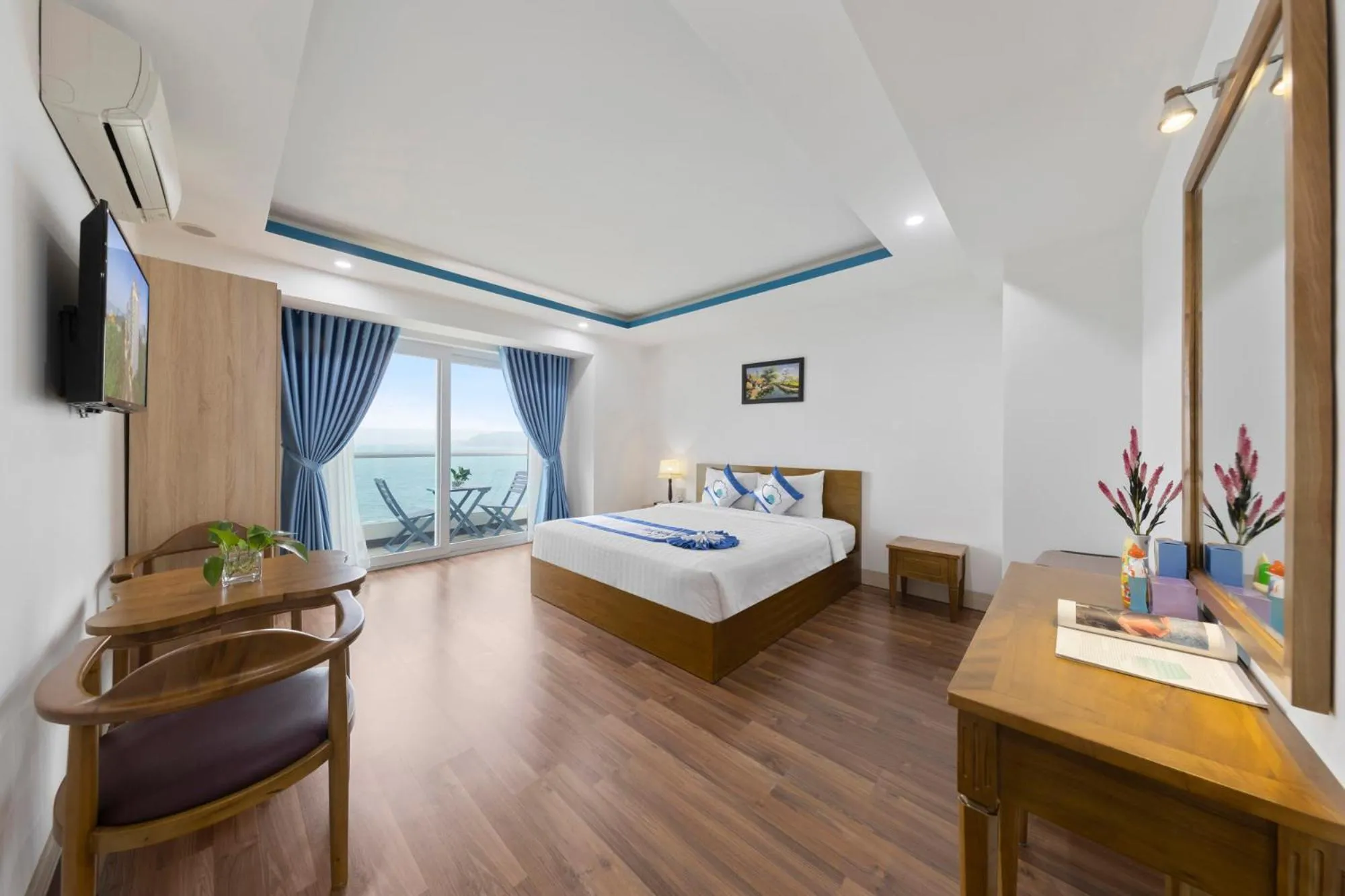 Suite with Sea View and Balcony in Blue Pearl Hotel