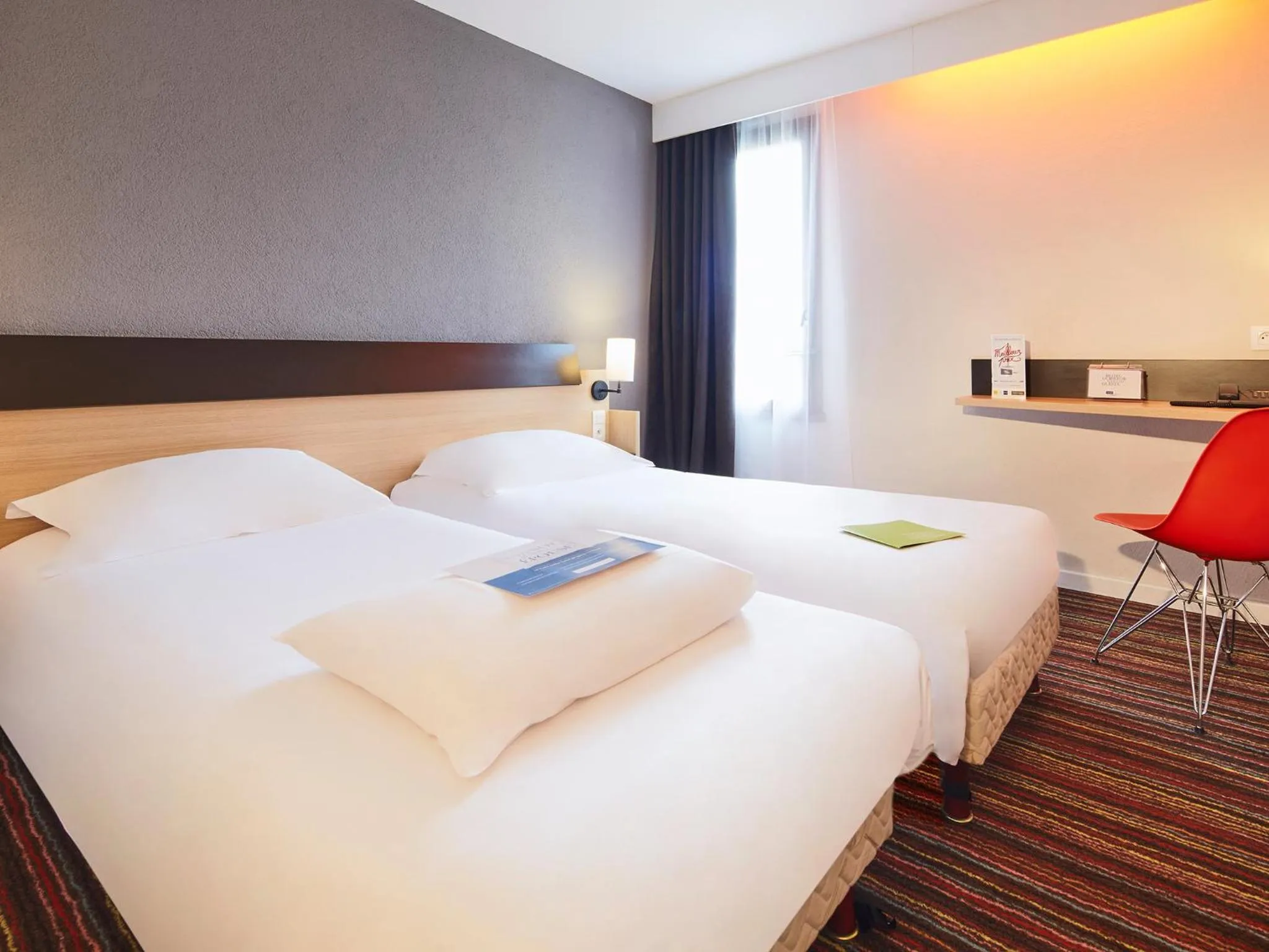 Double Room with 2 Single Beds in Kyriad Tours Sud - Chambray LÃ¨s Tours