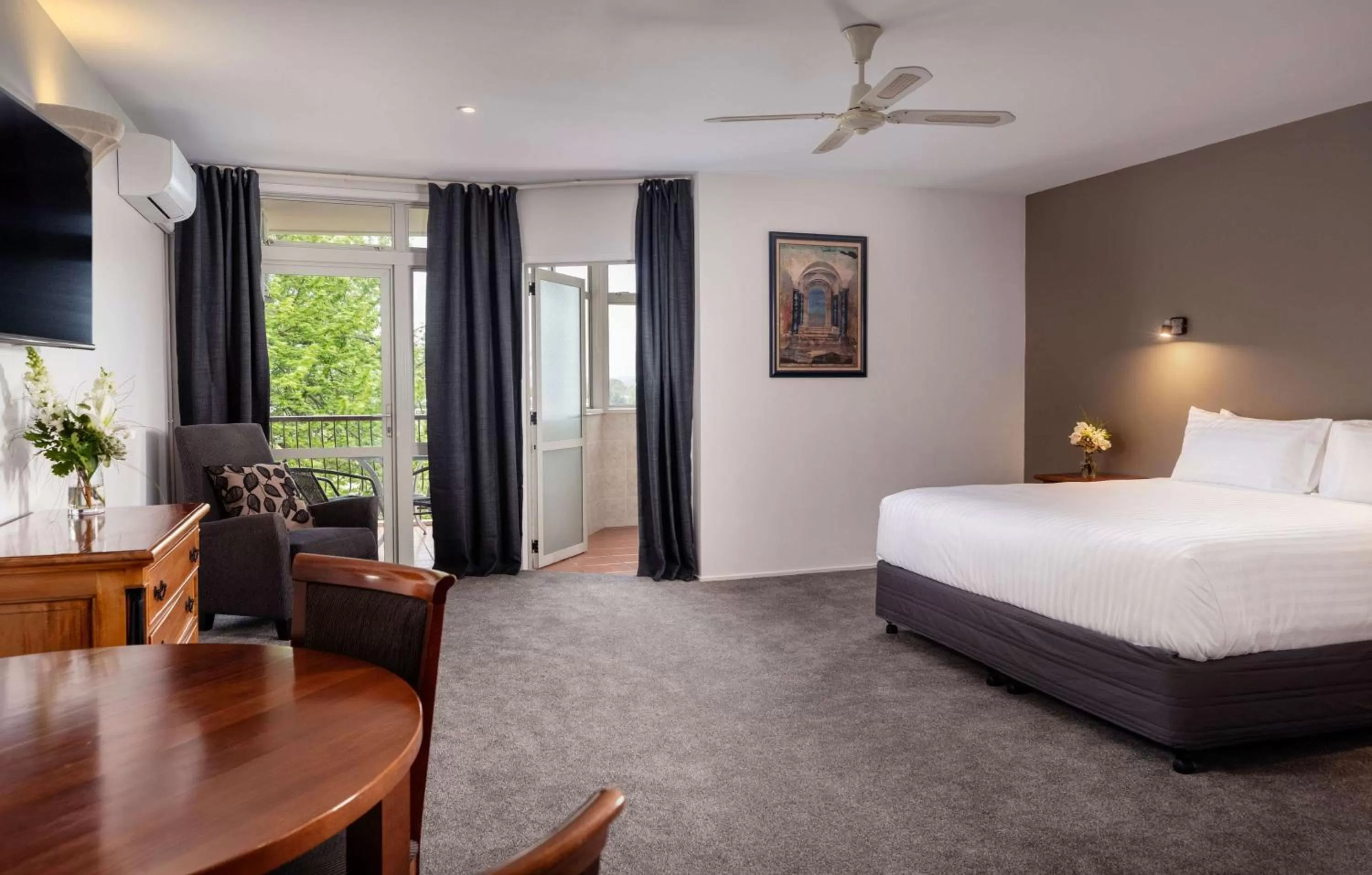 Deluxe King Room in Arawa Park Hotel, Independent Collection by EVT