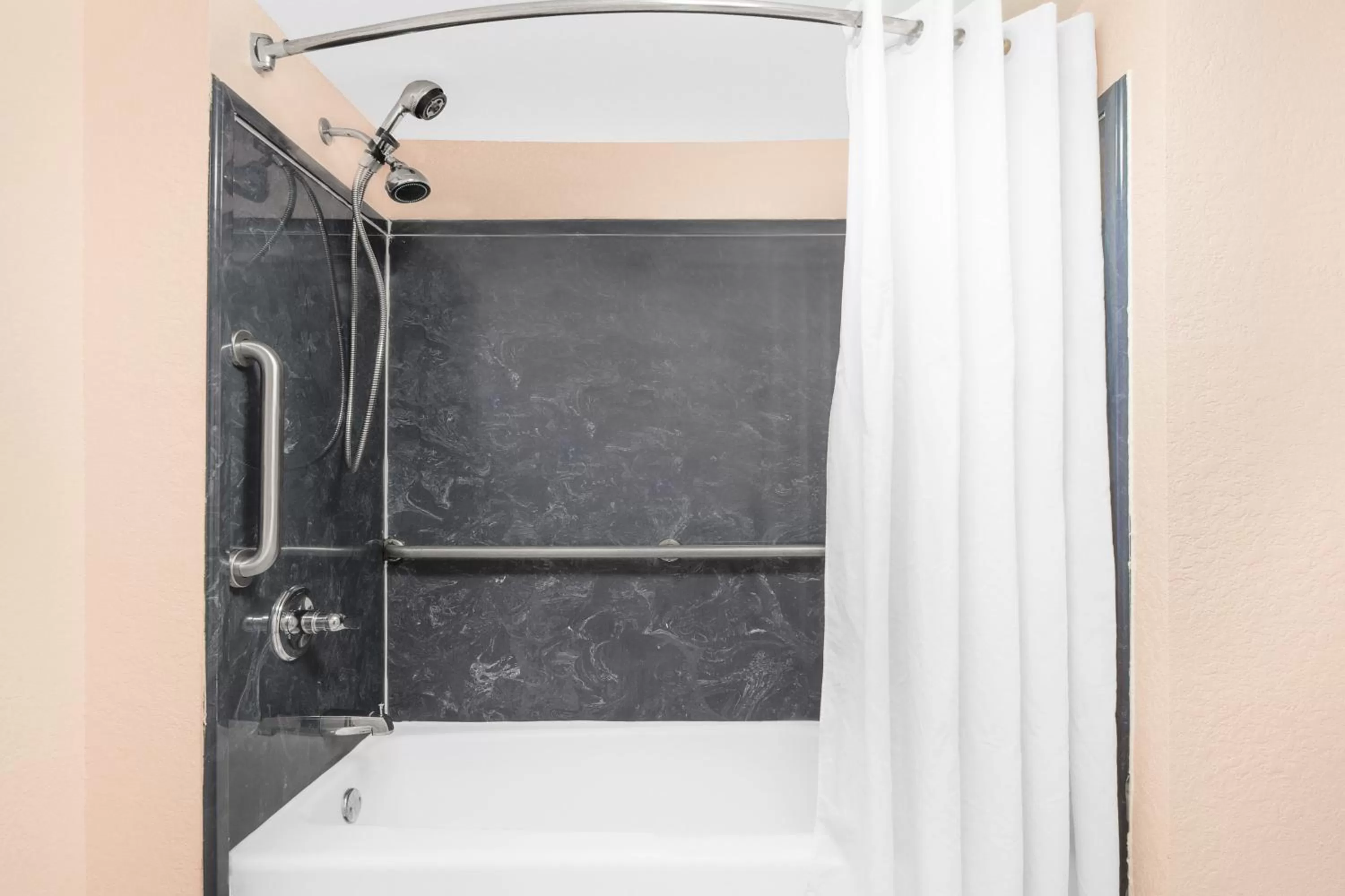 King Room - Mobility Access/Smoking in Super 8 by Wyndham Mobile