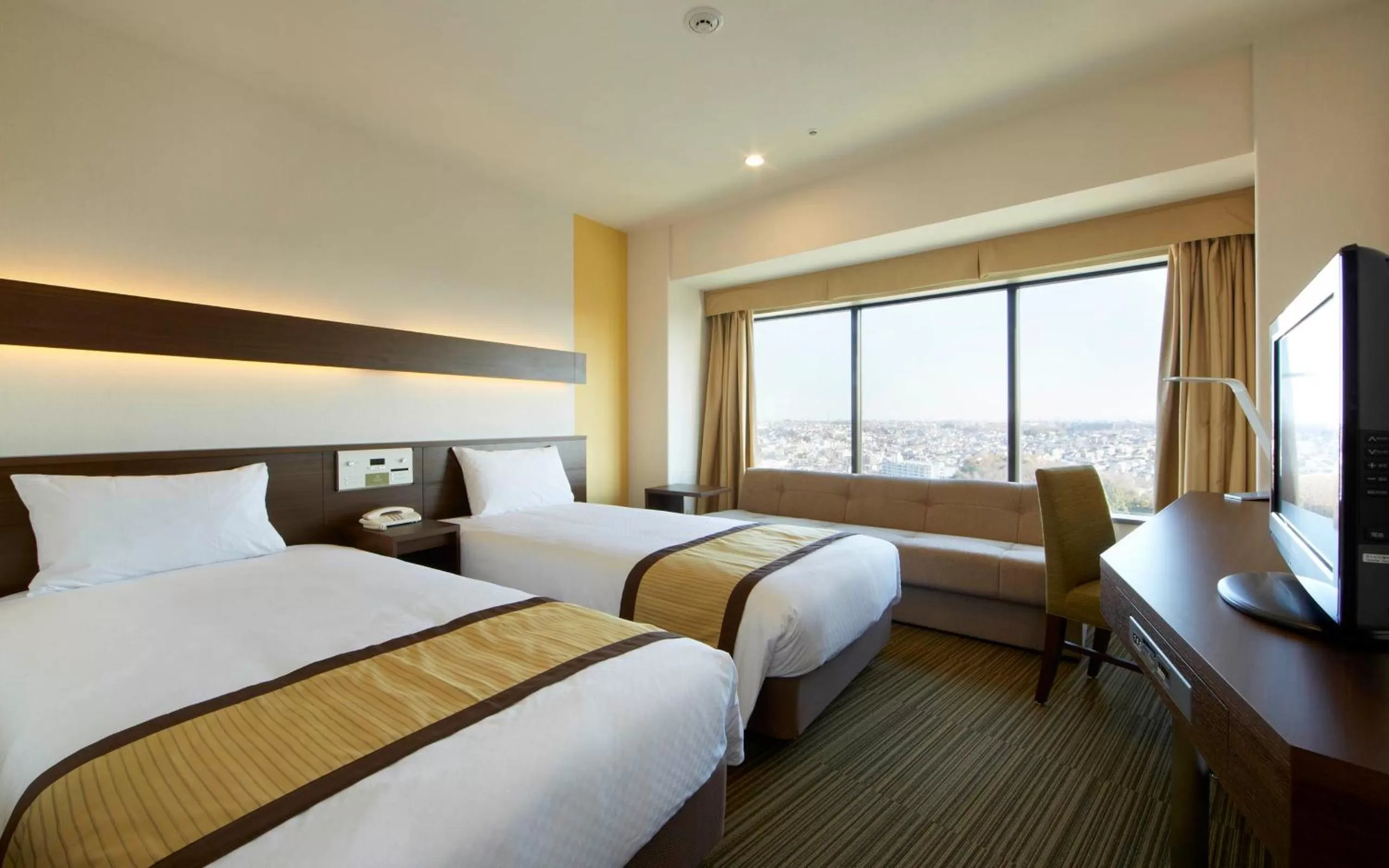 Standard Twin Room (8th - single occupancy - 15th Floor) - Smoking in Shin Yokohama Prince Hotel