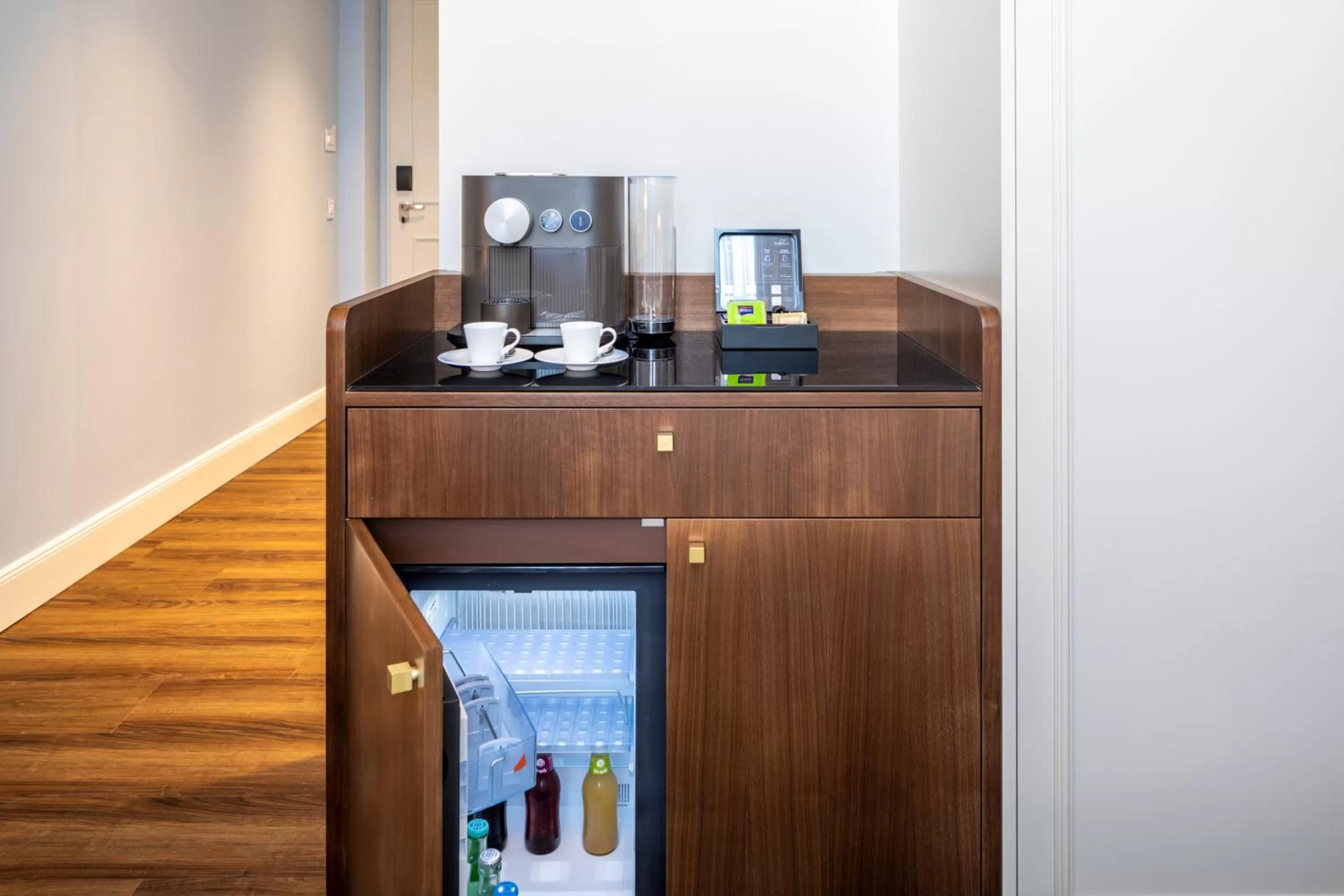 Deluxe King Room in Fraser Suites Hamburg