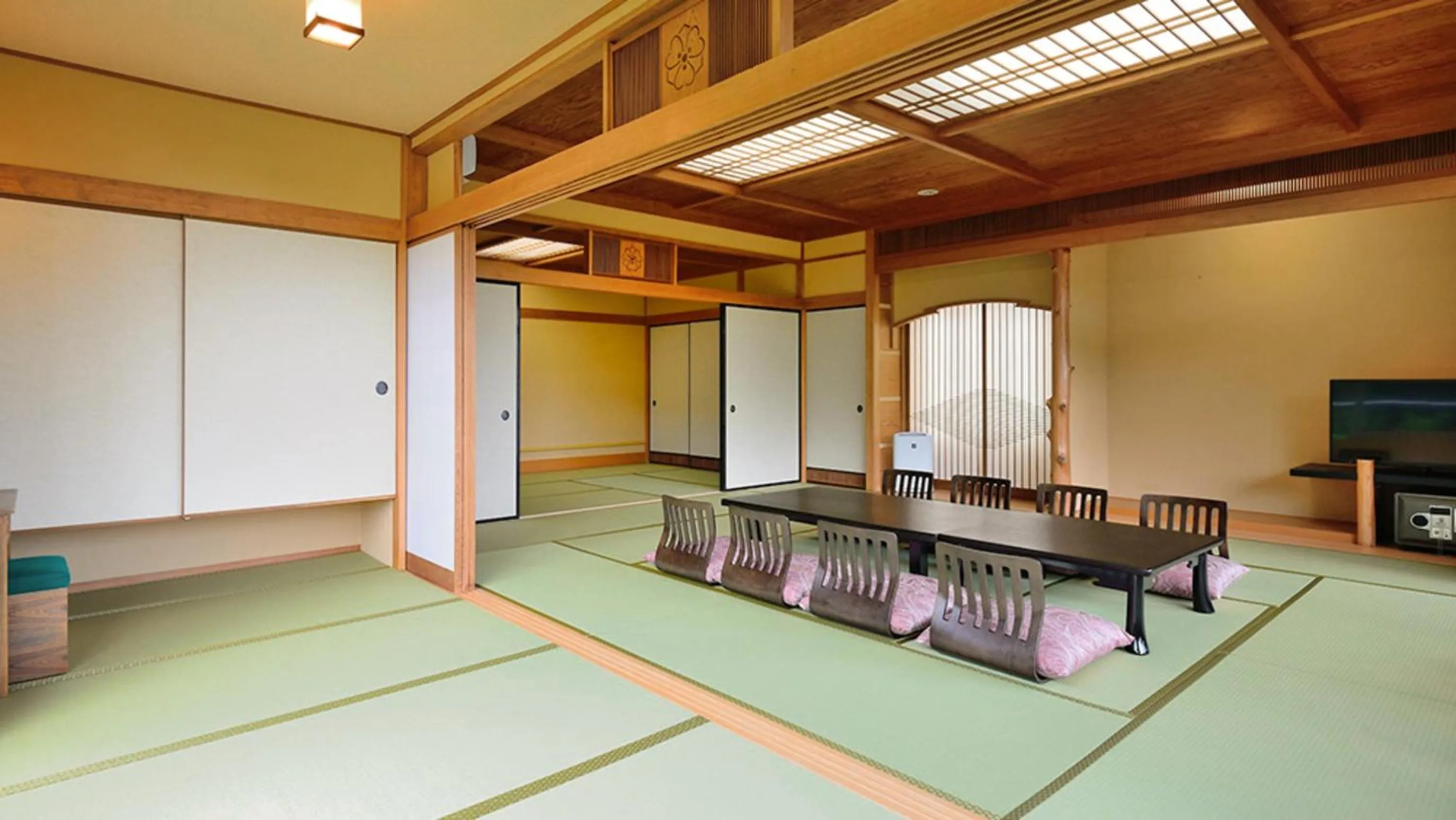 Large Japanese-Style Corner Room with Mt. Fuji View  in New Hakkeien