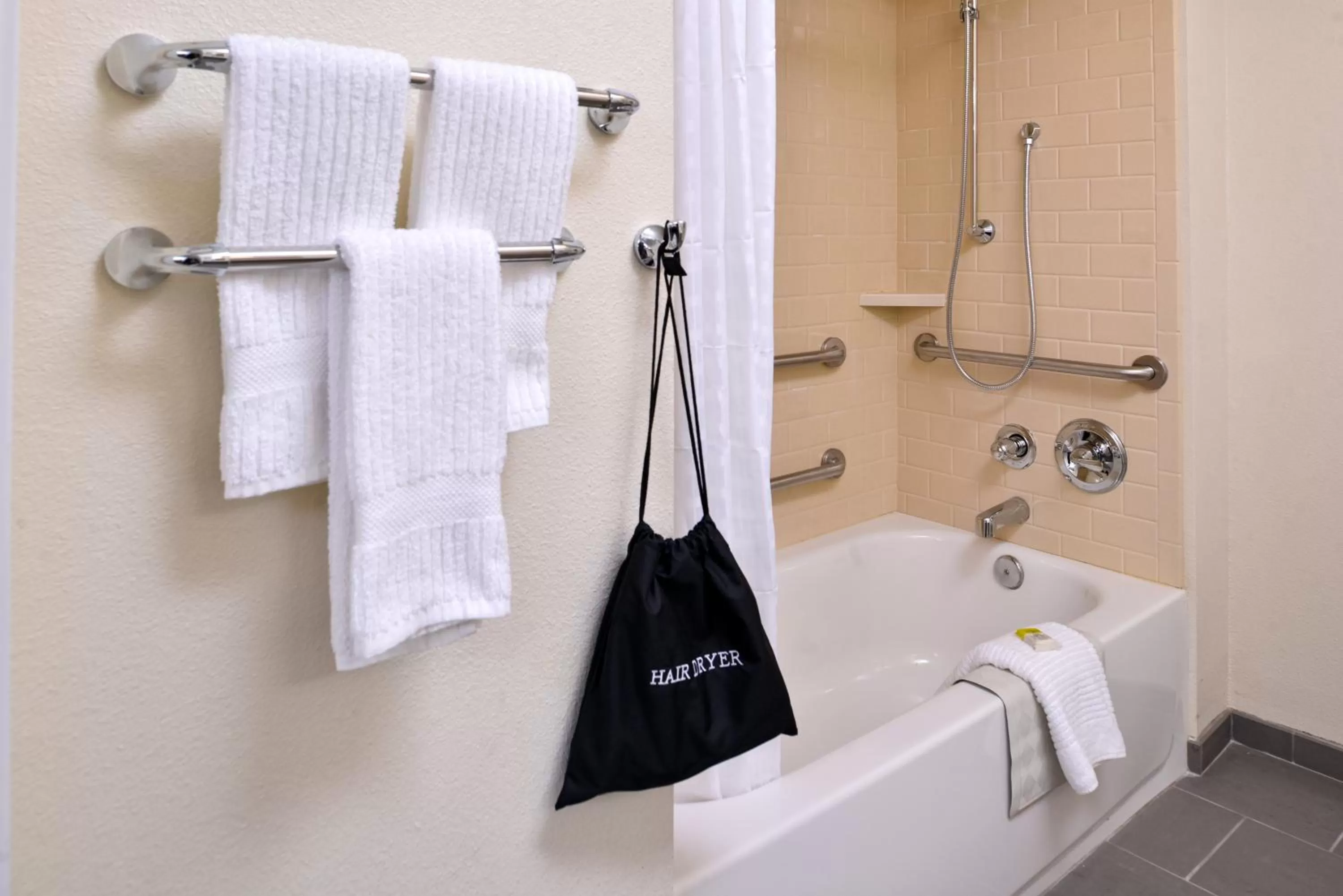 One-Bedroom King Suite - Disability Access in Candlewood Suites - Lodi by IHG