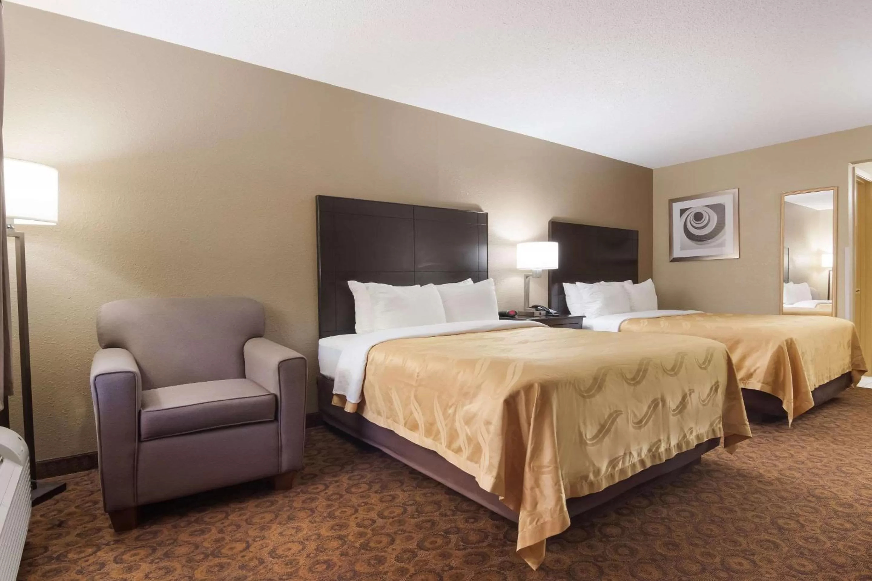 Queen Room with Two Queen Beds - Non-Smoking in Quality Inn Magnolia