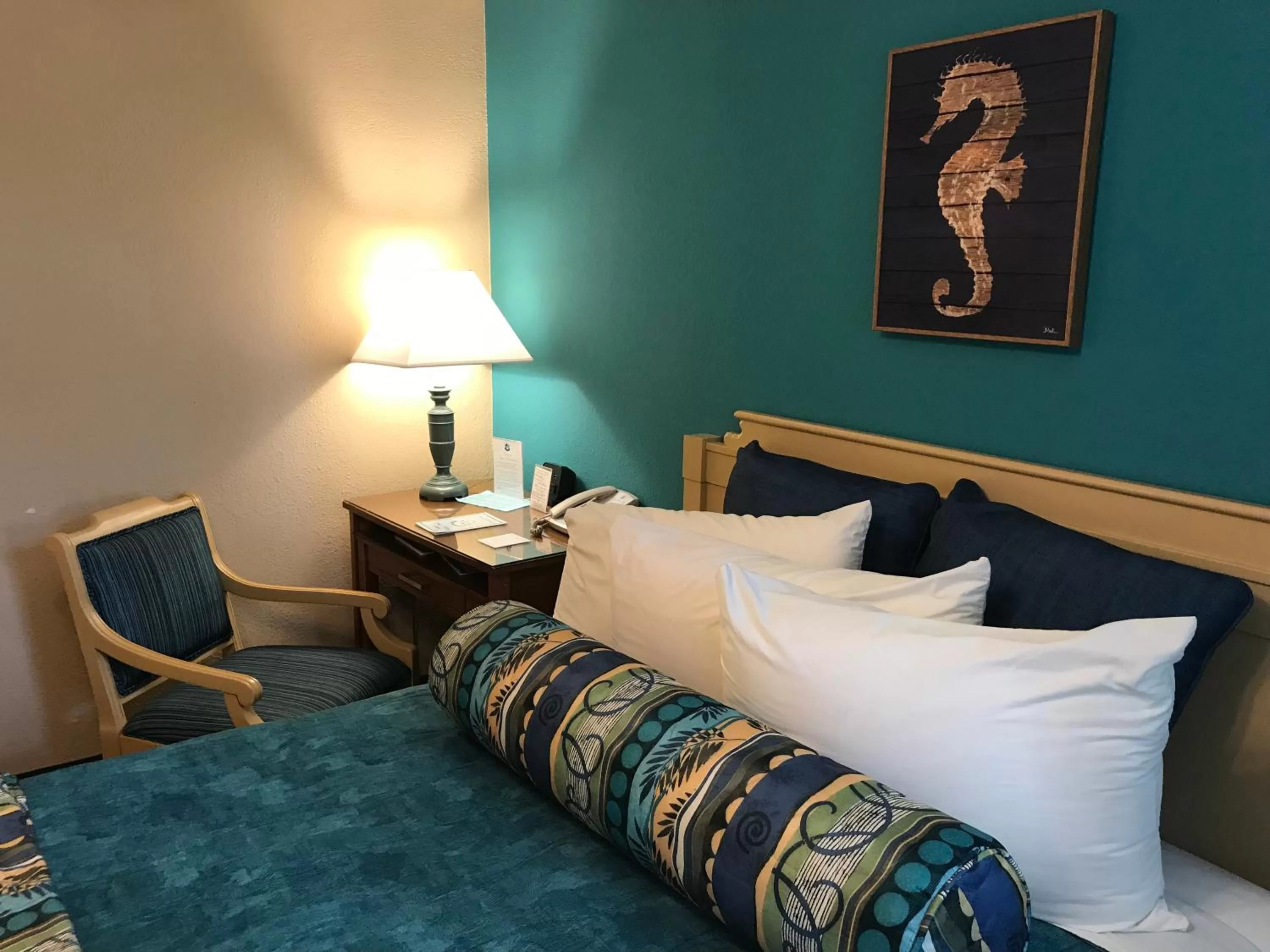 Queen Room - Disability Access in Sun Viking Lodge - Daytona Beach