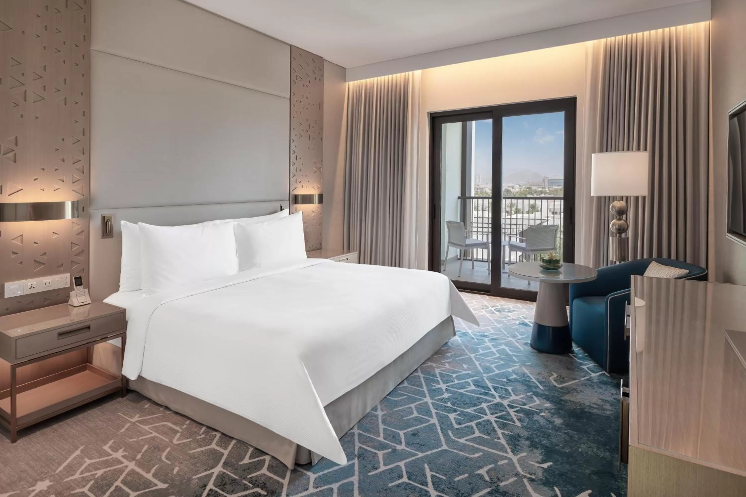 Deluxe Room Pool View King in Palace Beach Resort Fujairah